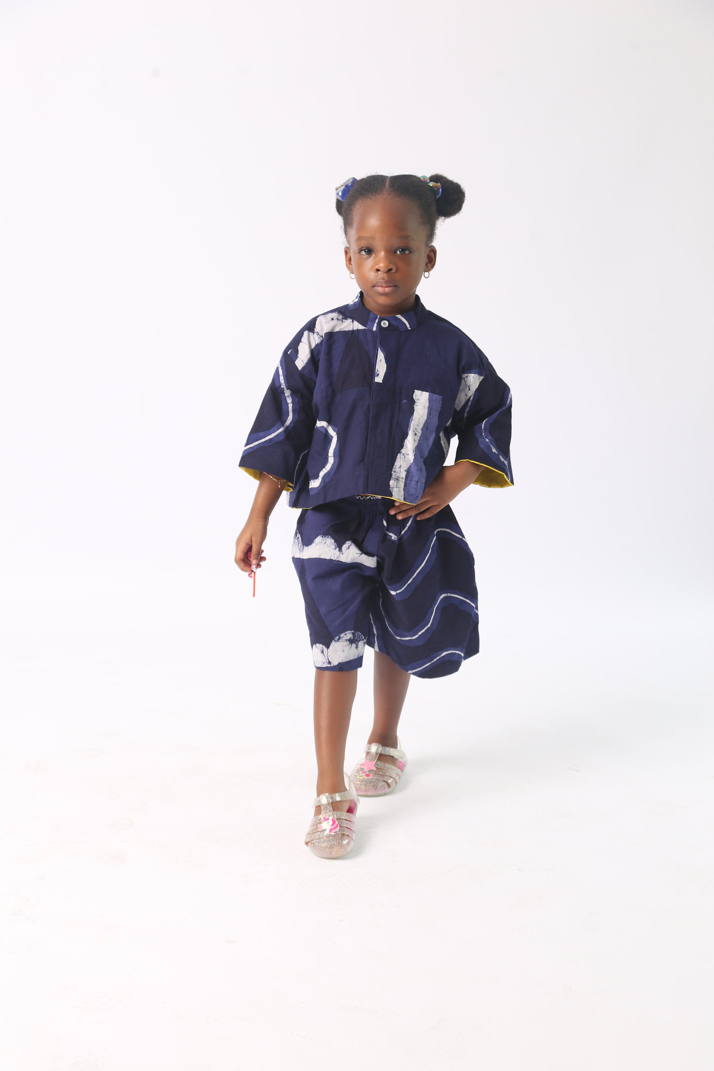 KIDS WHITE AND NAVY BLUE MULTIPRINT SHORTS