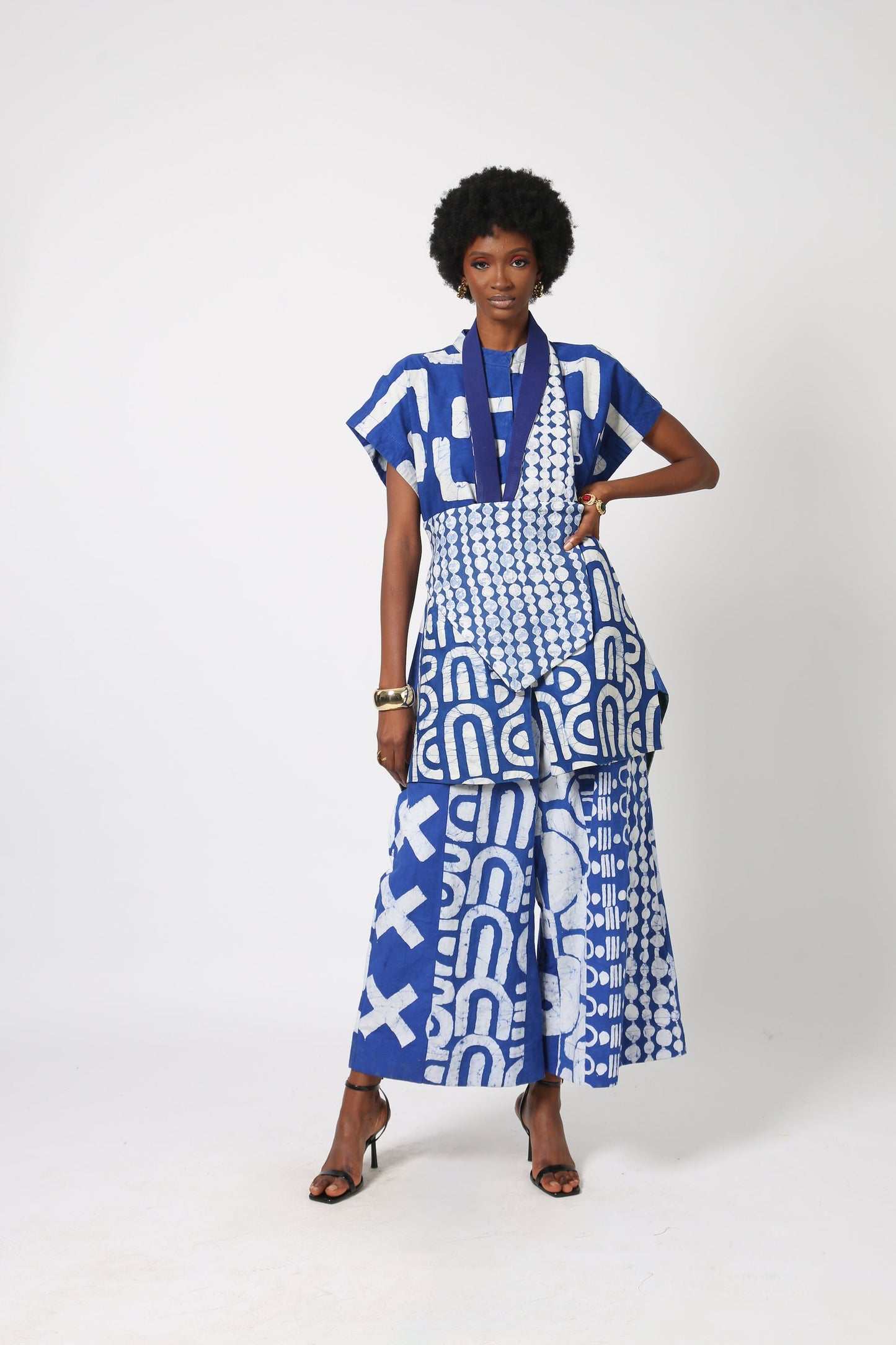 BLUE AND WHITE MULTIPRINT OSAKA TOP