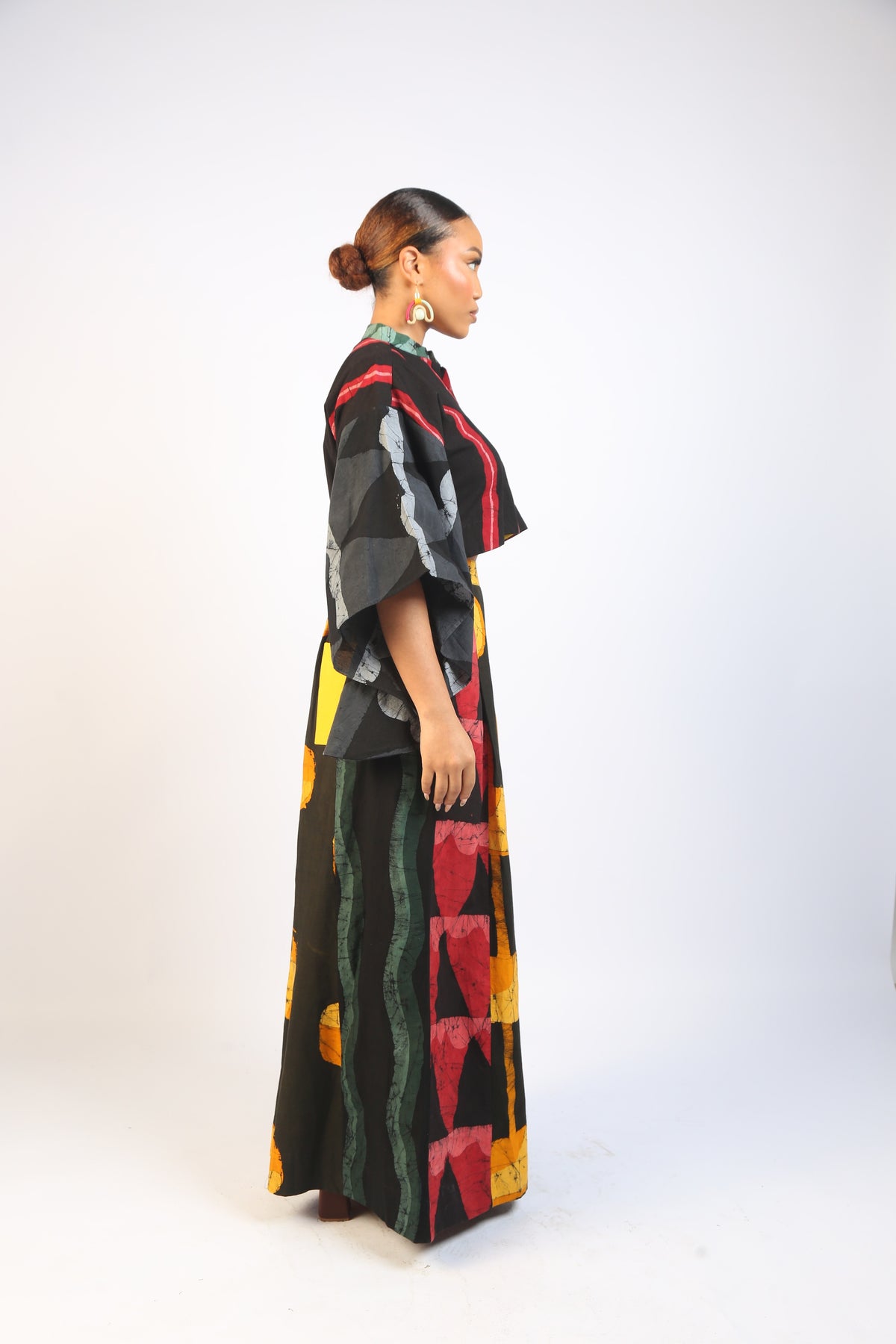 RED, GREY AND GOLDEN YELLOW MULTICOLOURED CROP SHIRT WITH KIMONO SLEEVES