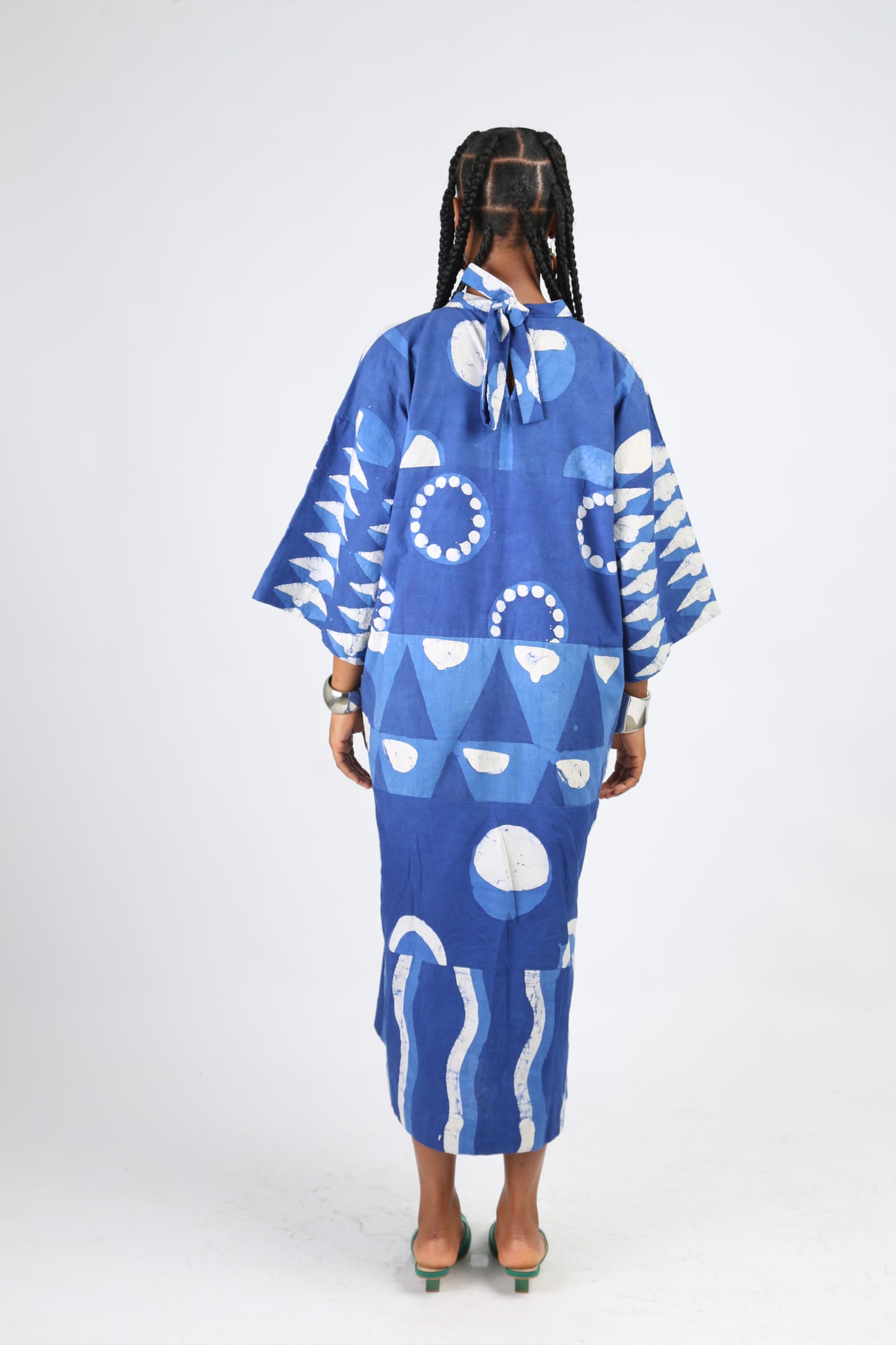WHITE AND BLUE MULTIPRINT SHIFT DRESS