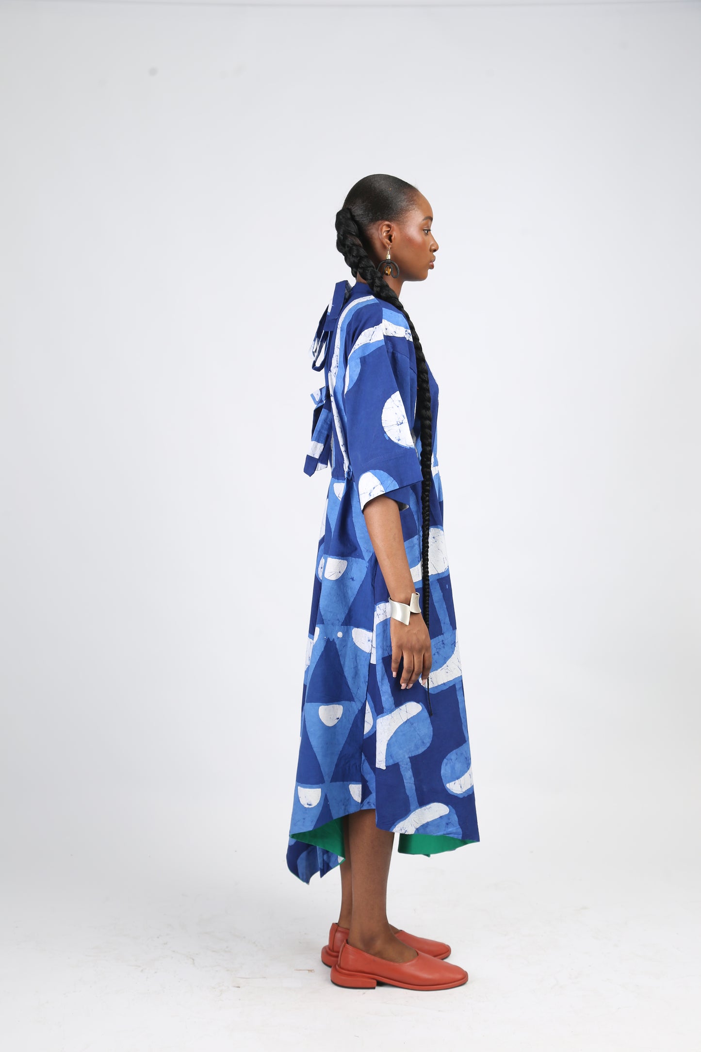WHITE AND BLUE MULTIPRINT MIDI IRO DRESS