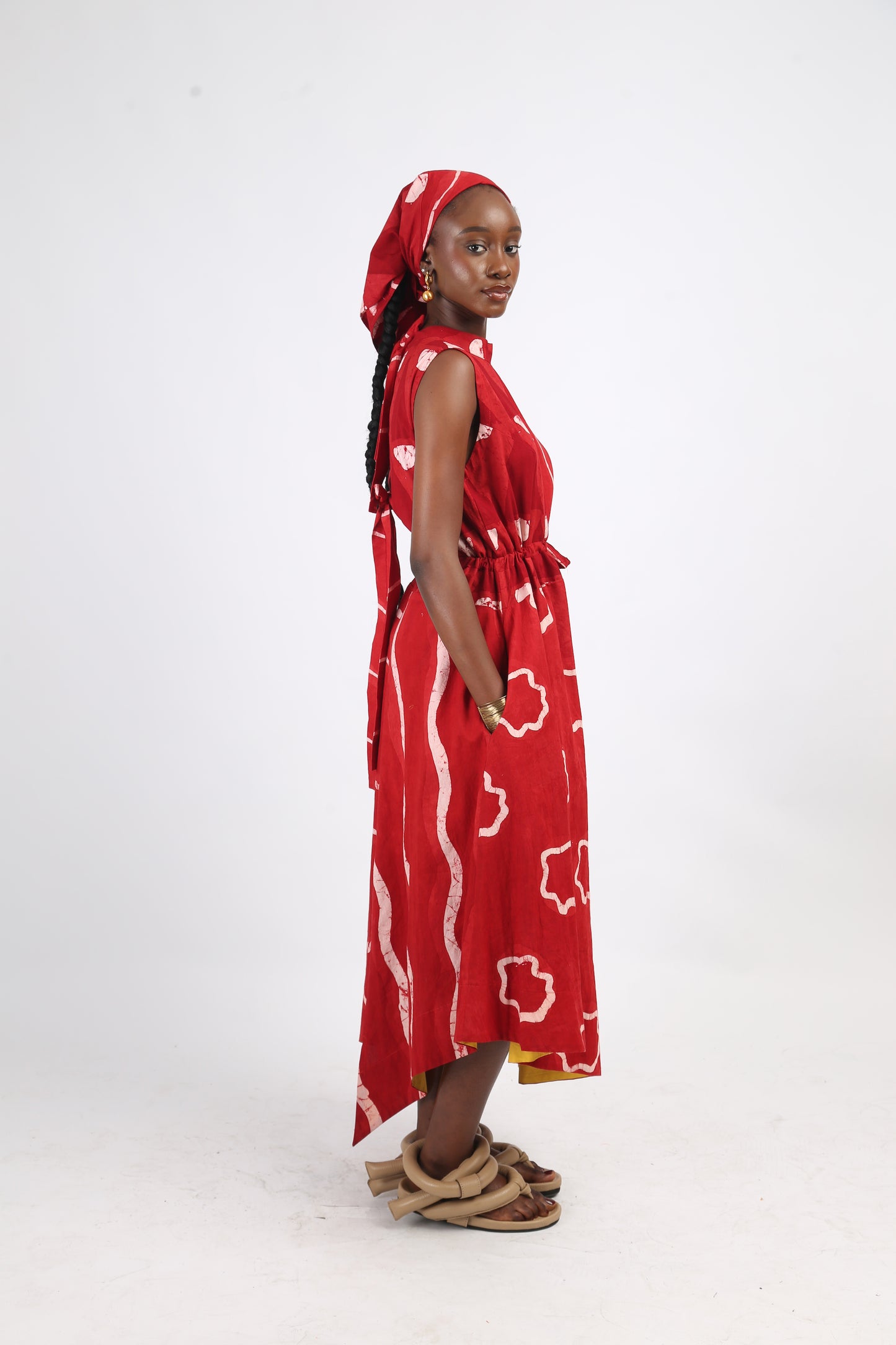 WHITE AND RED MULTIPRINT SLEEVELESS IRO DRESS