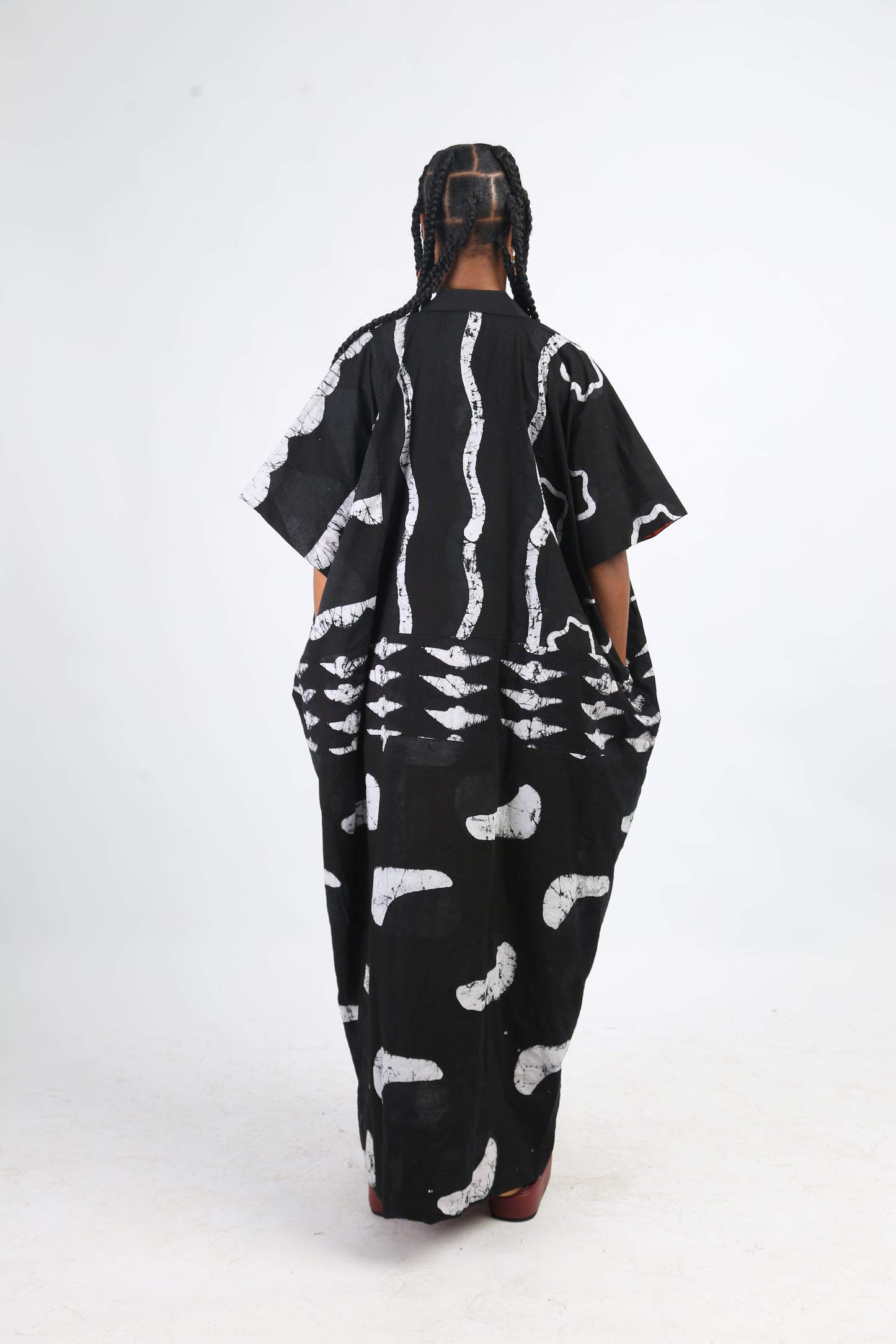 WHITE AND BLACK MULTIPRINT AGBADA WITH BLACK ASO OKE