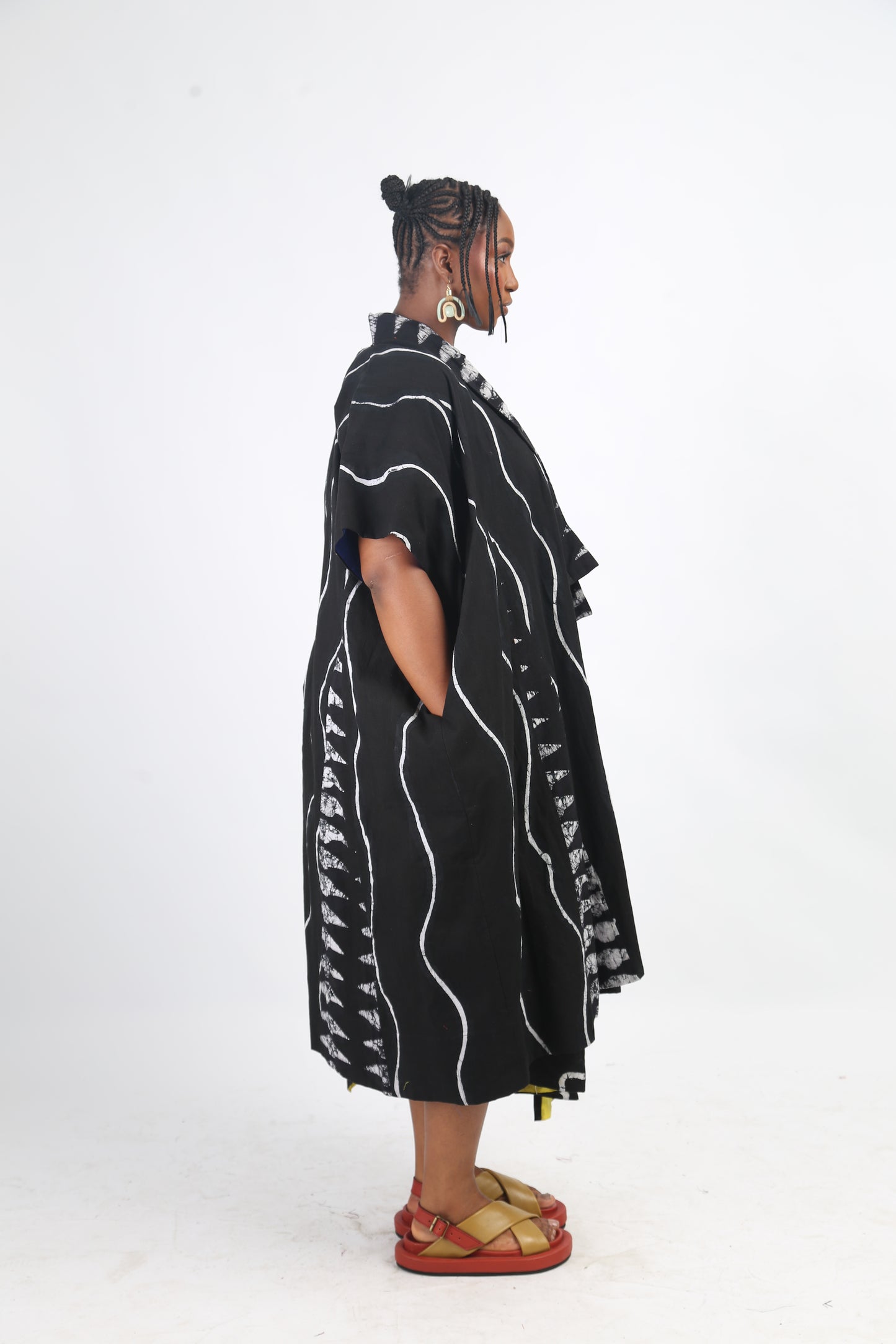 WHITE AND BLACK MULTIPRINT BUBA KIMONO