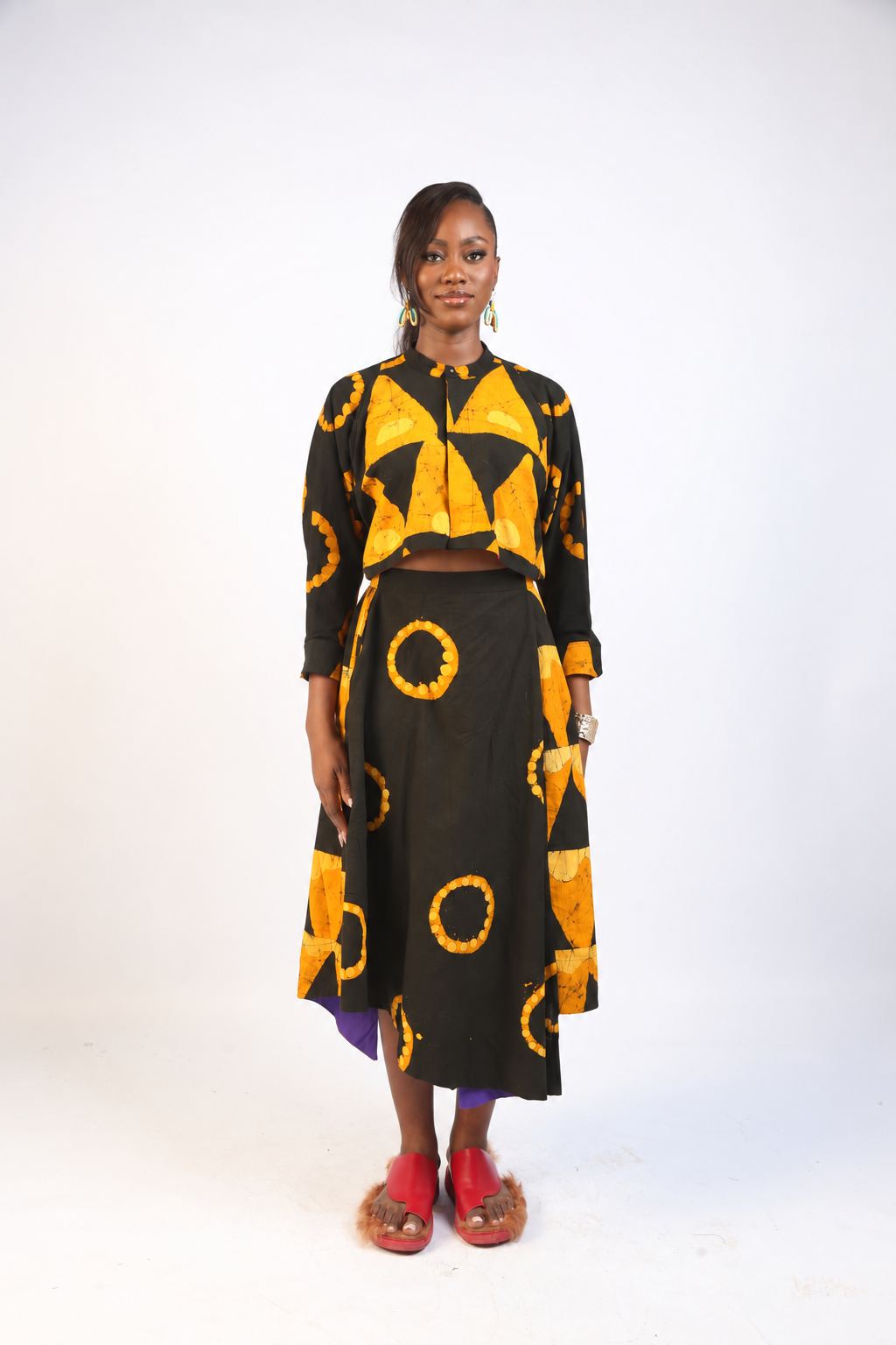 GOLDEN YELLOW AND BLACK MULTIPRINT RAGLAN CROP SHIRT