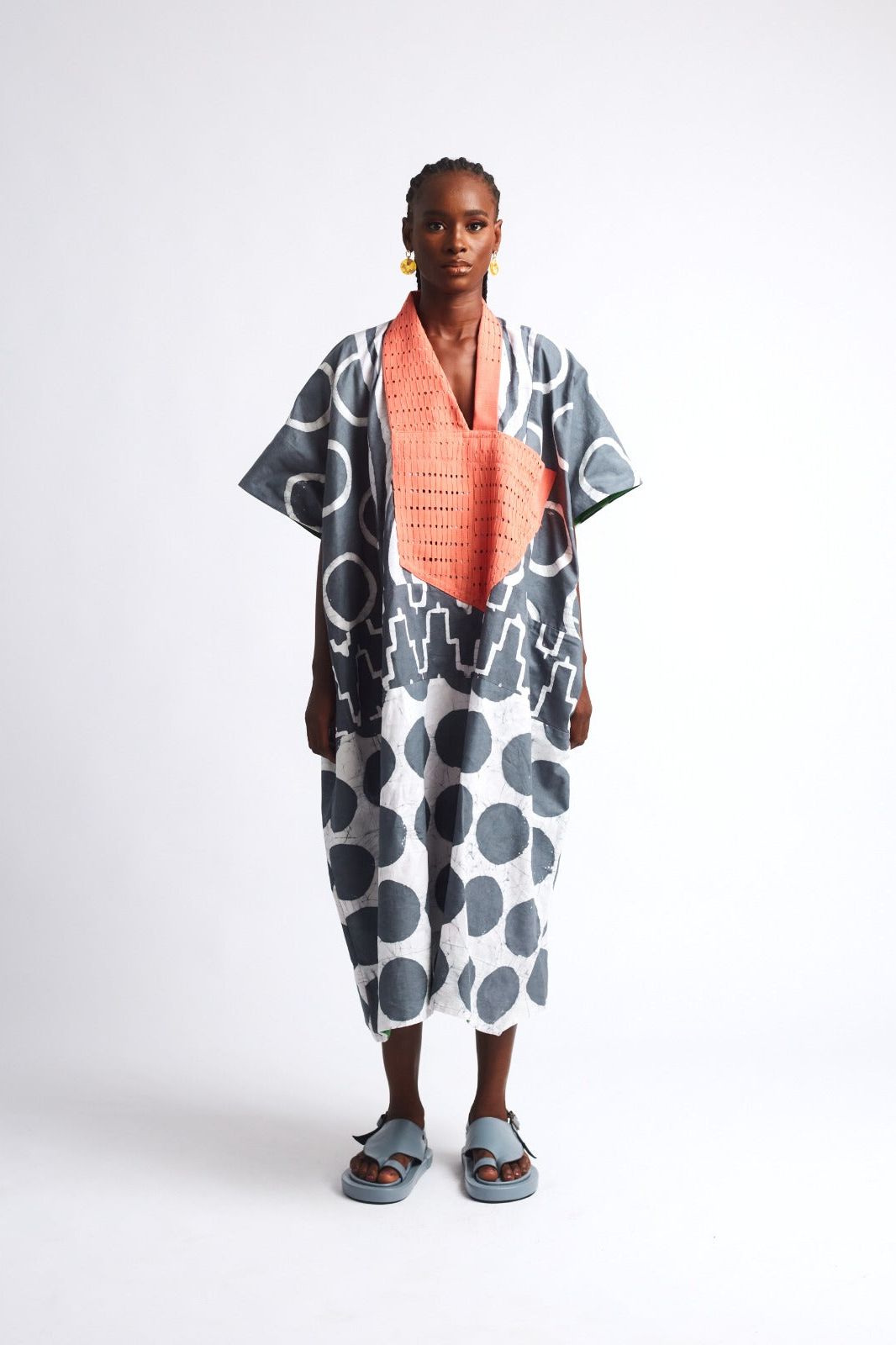 GREY MULTIPRINT MIDI AGBADA WITH PEACH ASOOKE COLLAR
