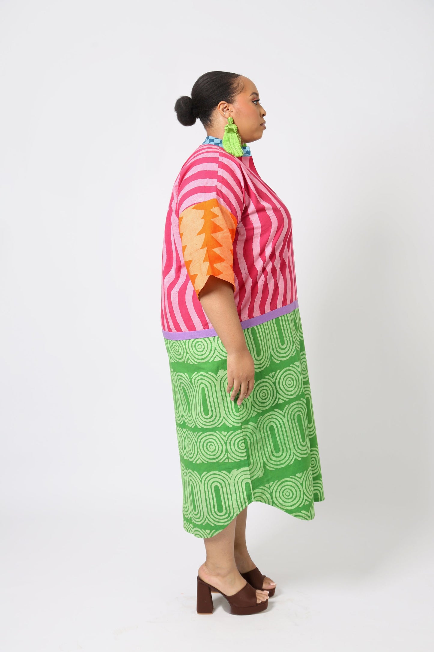 PINK AND GREEN MULTICOLOURED KAFTAN WITH LILAC  ASO OKE OUTLINE