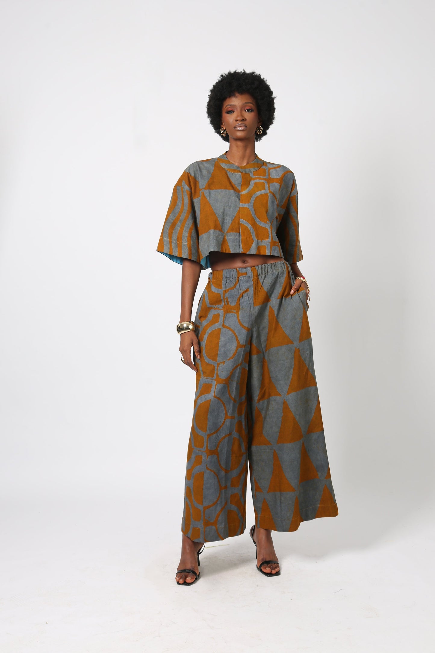 GREY AND YELLOW MULTIPRINT CROP SHIRT