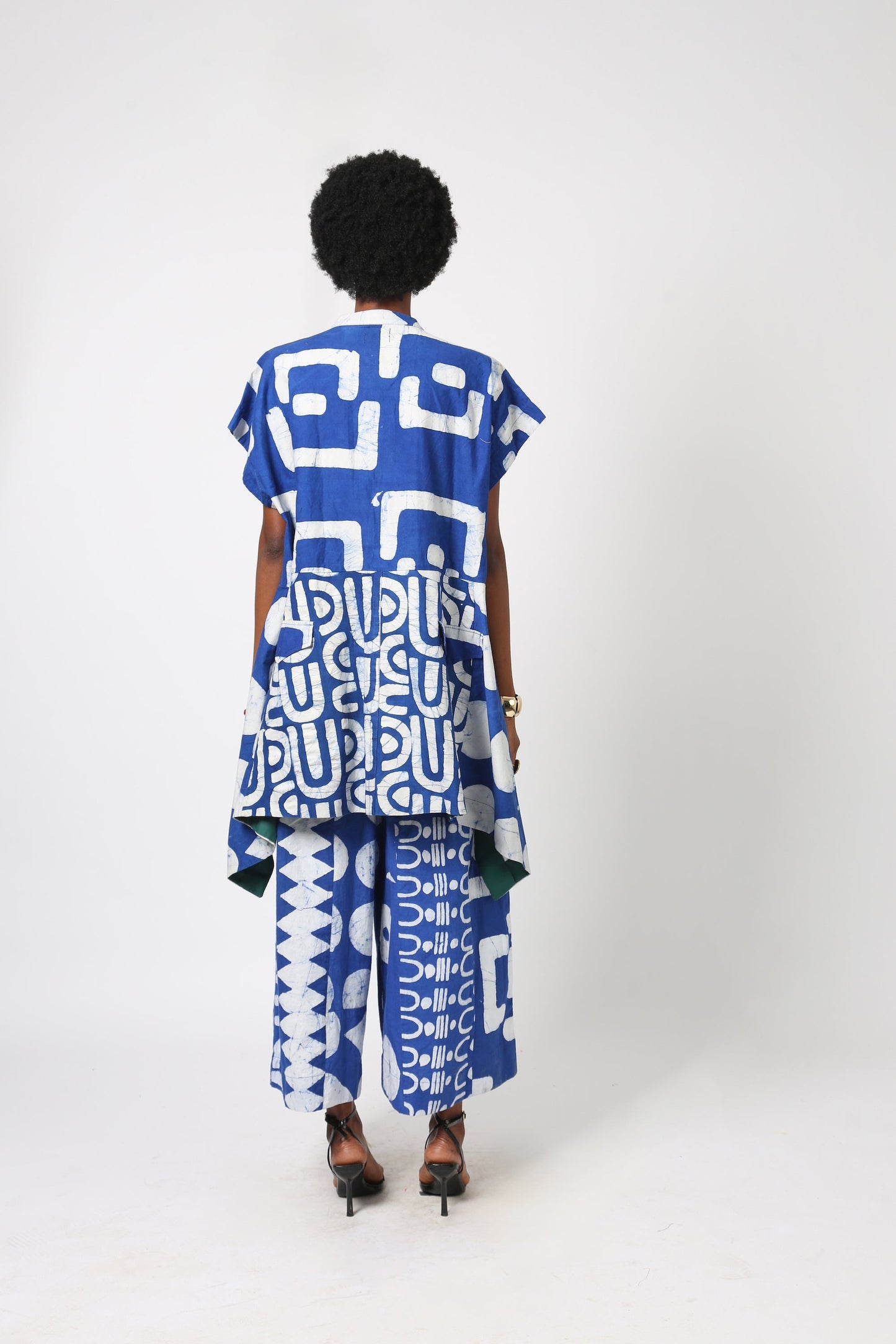 BLUE AND WHITE MULTIPRINT OSAKA TOP