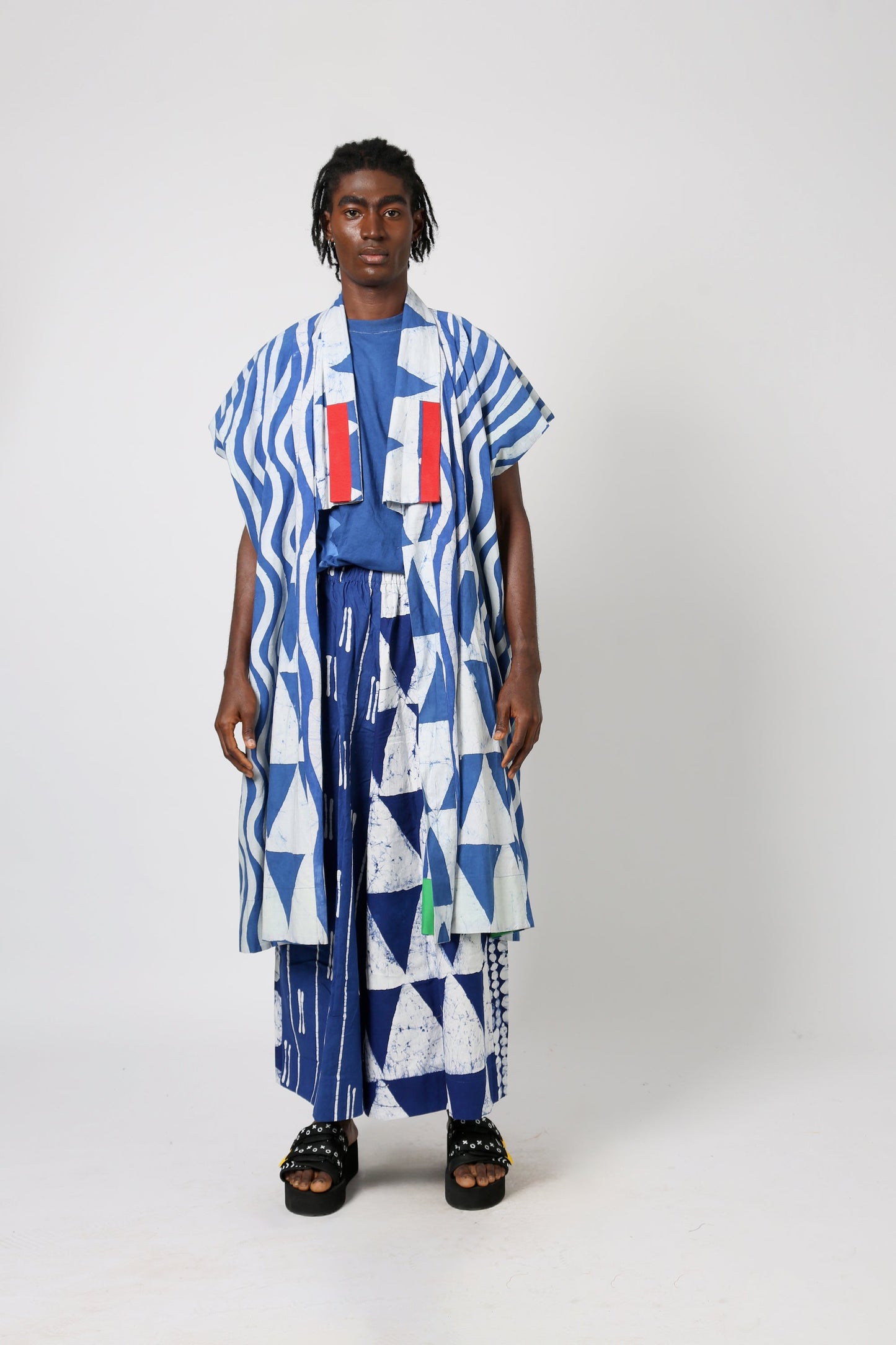 BLUE AND WHITE MULTIPRINT KIMONO JACKET