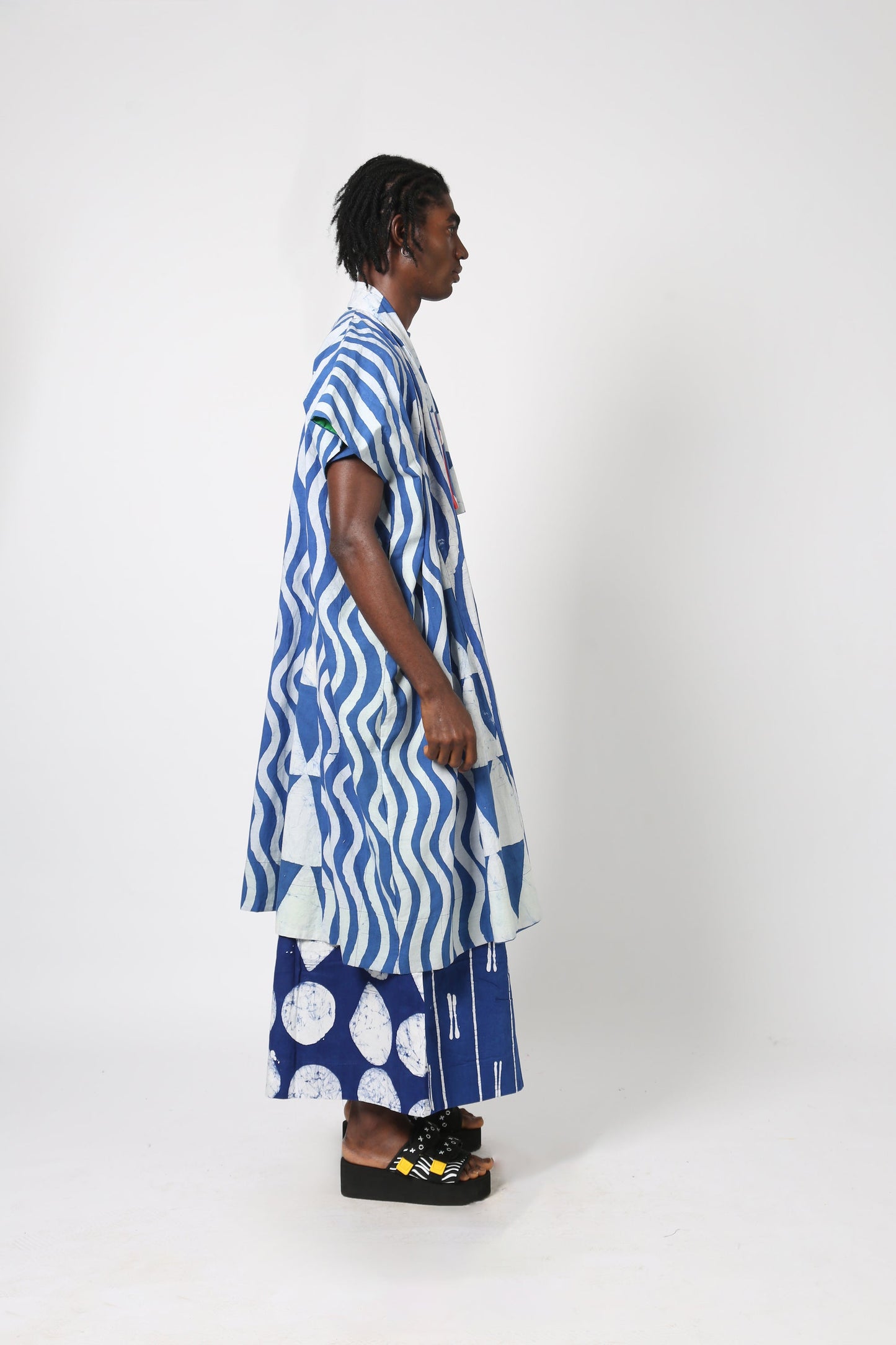 BLUE AND WHITE MULTIPRINT KIMONO JACKET