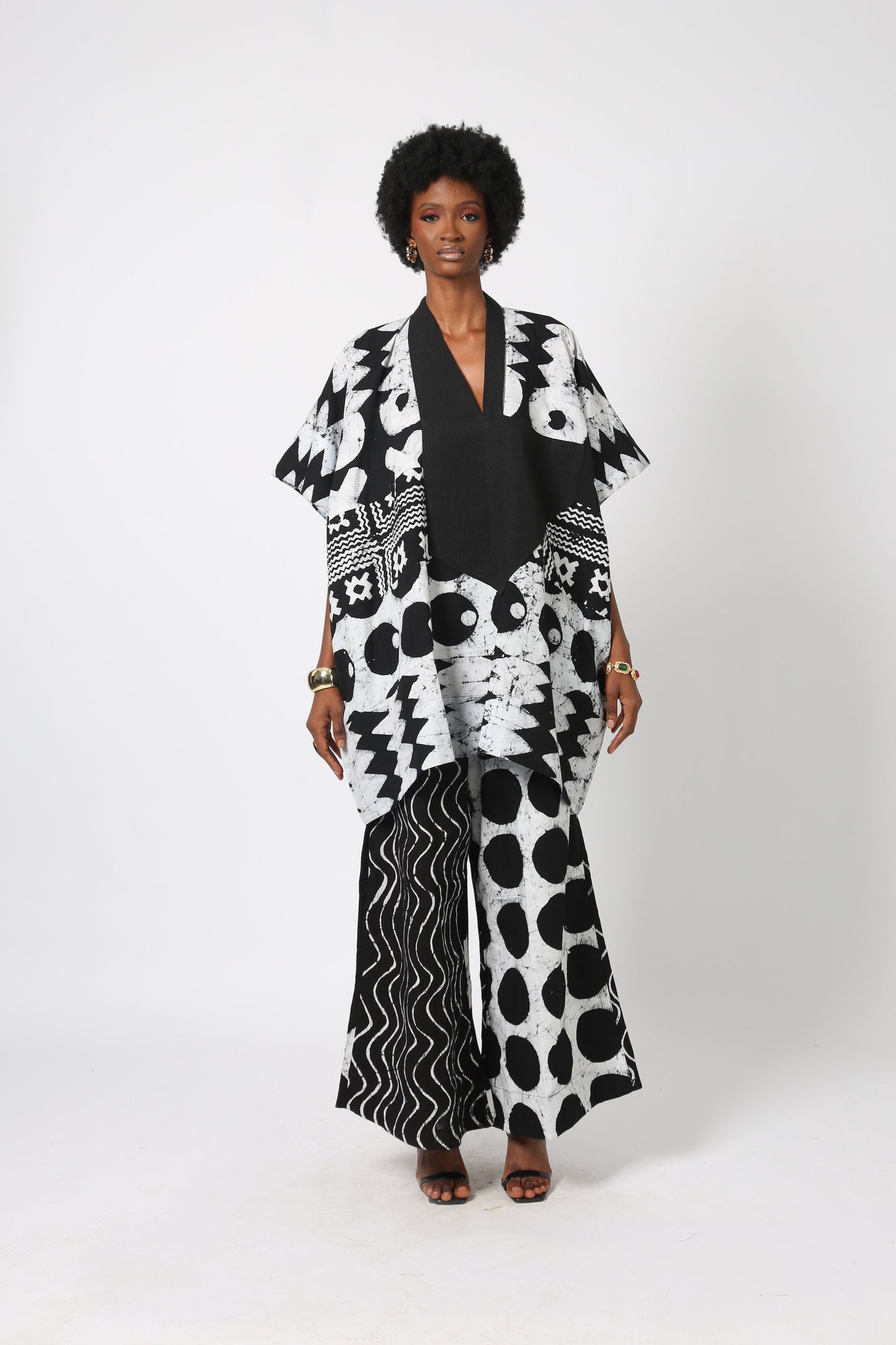 BLACK AND WHITE MULTIPRINT MINI AGBADA