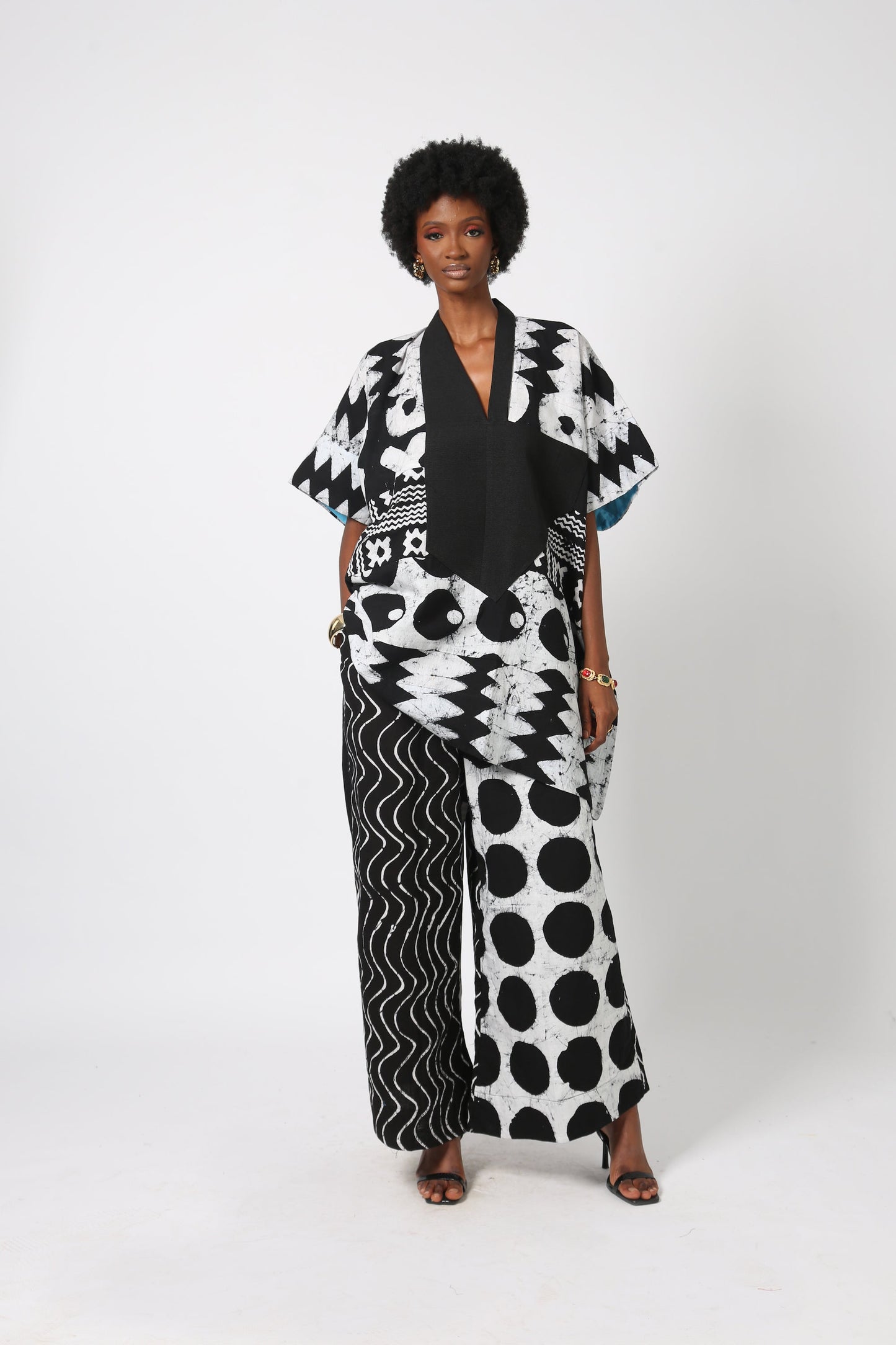 BLACK AND WHITE MULTIPRINT MINI AGBADA