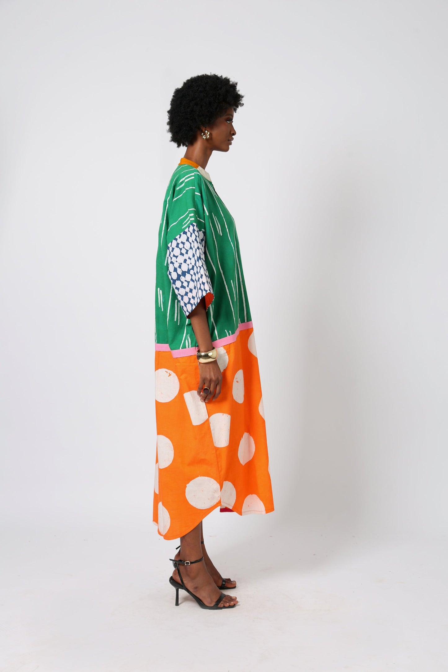 GREEN AND WHITE MULTICOLORED KAFTAN WITH PINK ASO OKE OUTLINE