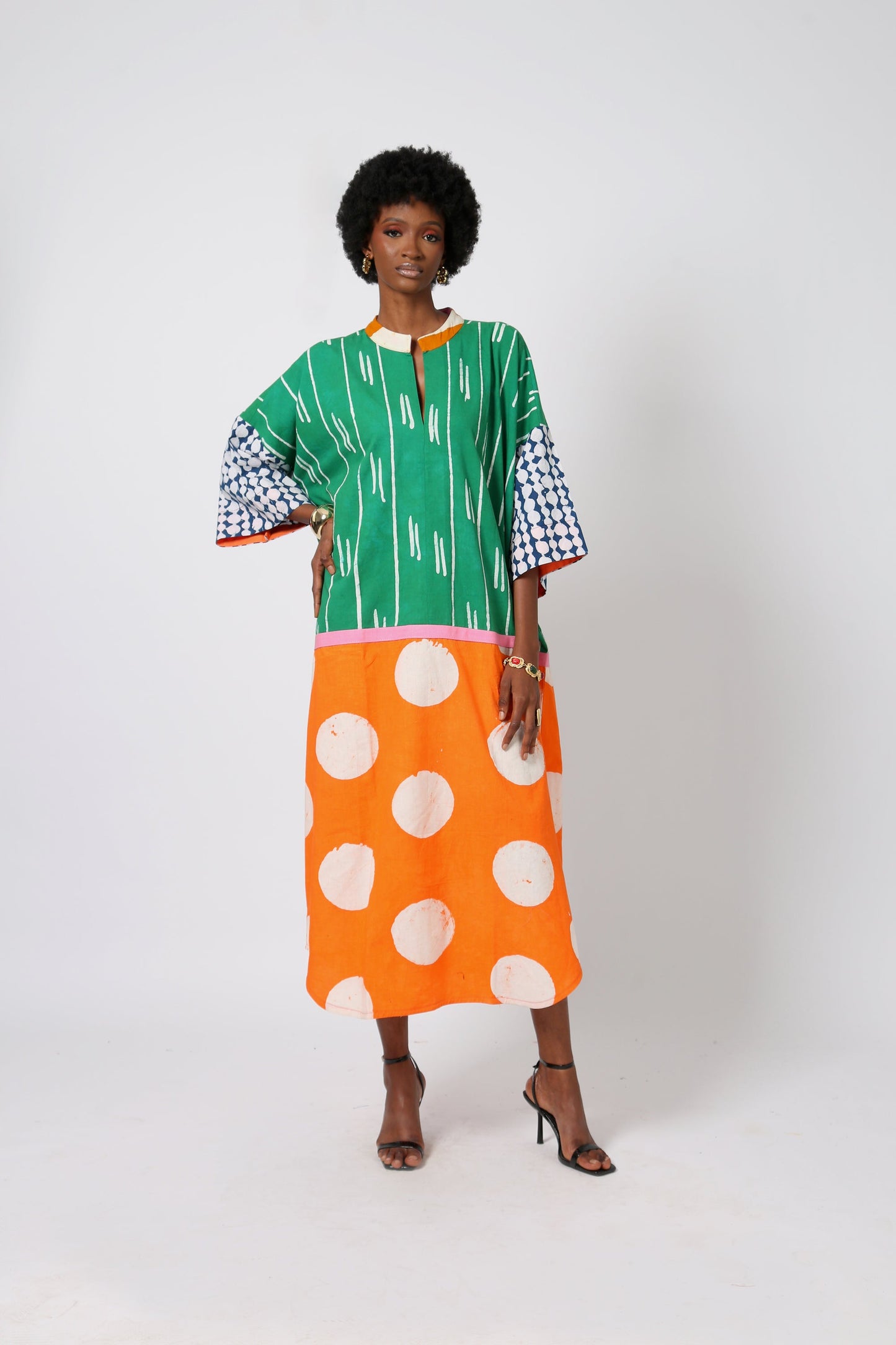 GREEN AND WHITE MULTICOLORED KAFTAN WITH PINK ASO OKE OUTLINE