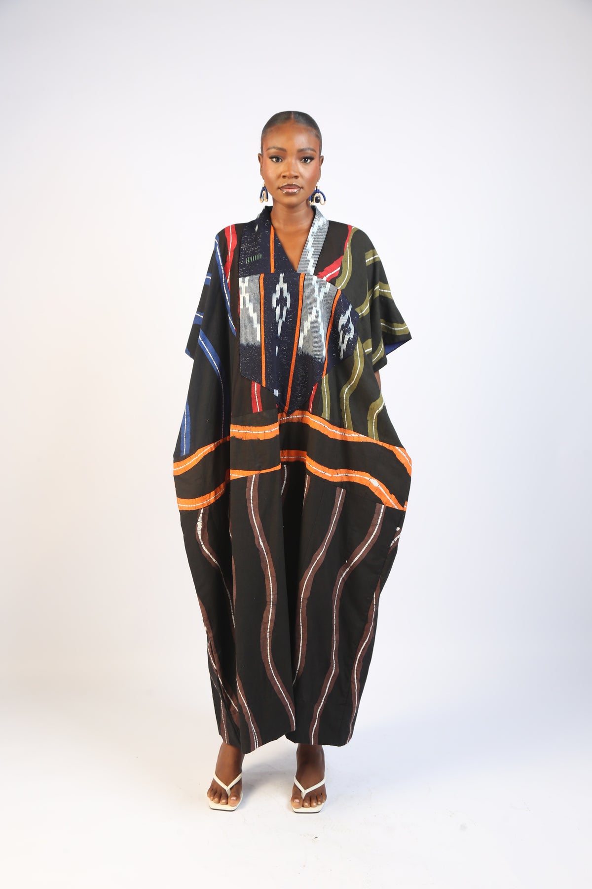 BLACK THINLINE MULTICOLOURED AGBADA WITH  WOVEN COLLAR