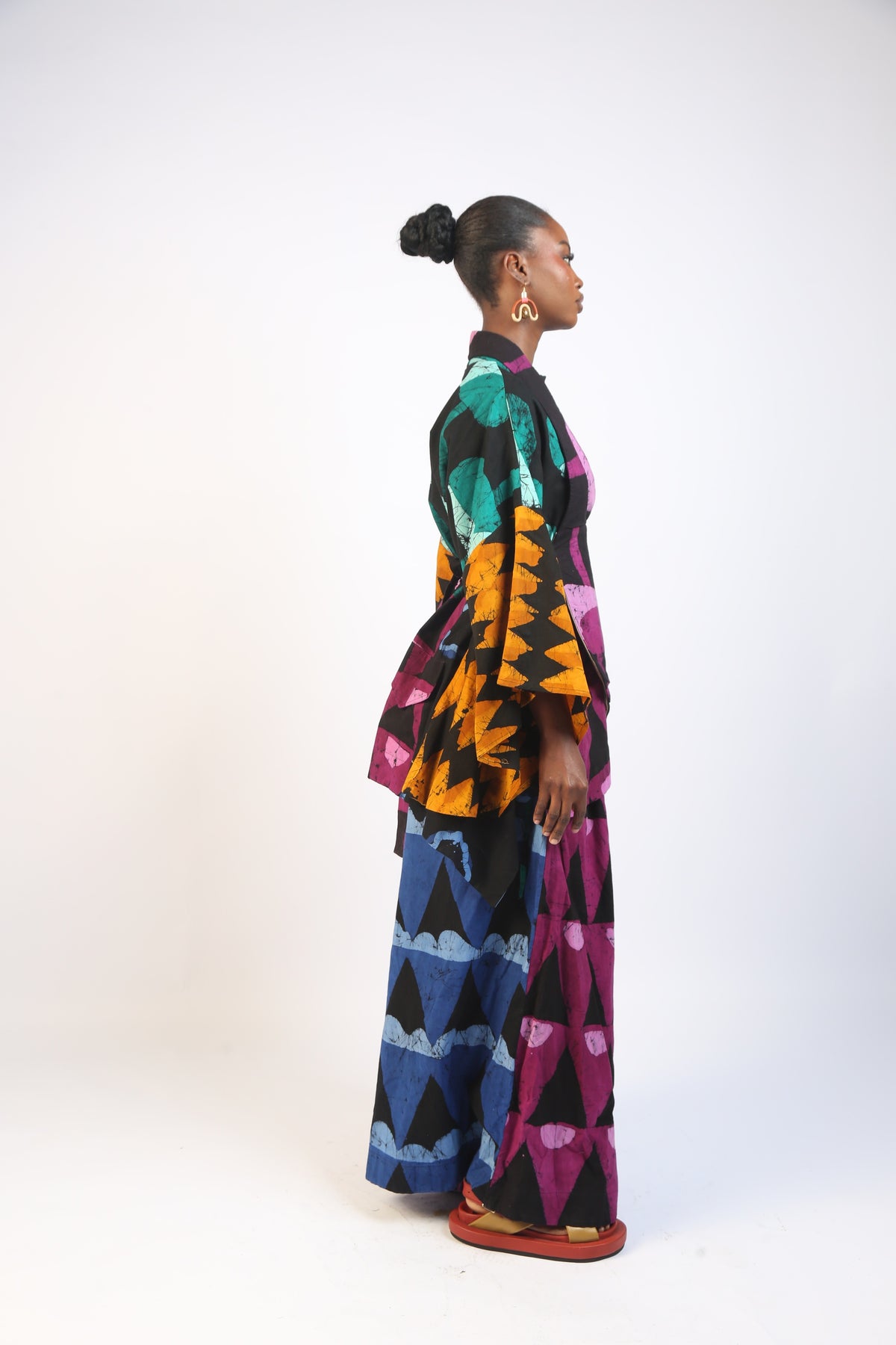BLACK, MAGENTA AND BLUE MULTCOLOURED PANTS