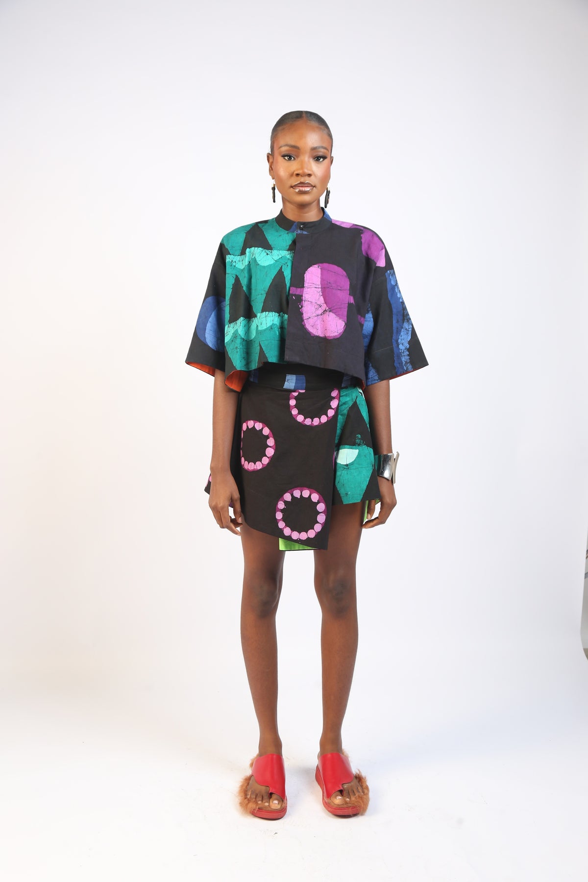GREEN, MAGENTA AND BLUE MULTIPRINT CROP SHIRT
