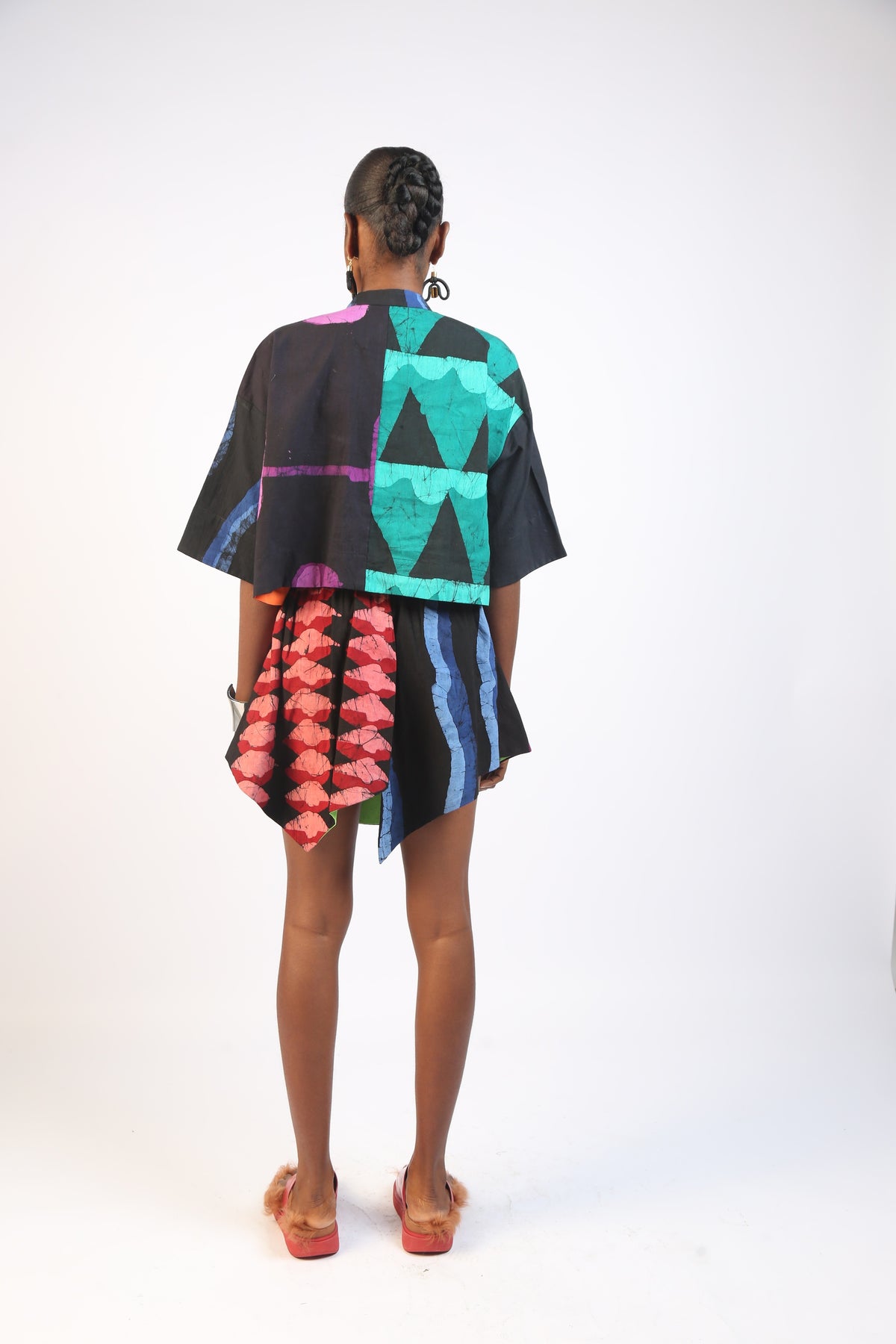 GREEN, MAGENTA AND BLUE MULTIPRINT CROP SHIRT