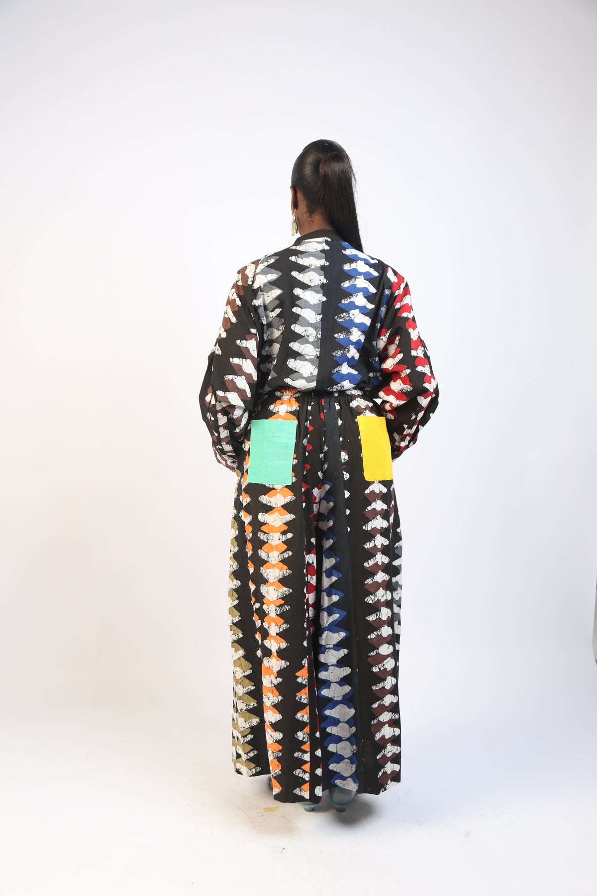 MULTICOLOURED WHITE AND BLACK DIAMOND PRINT PANTS