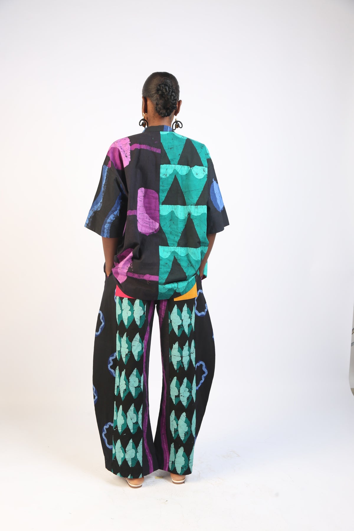 DARK MULTICOLOURED SHIRT