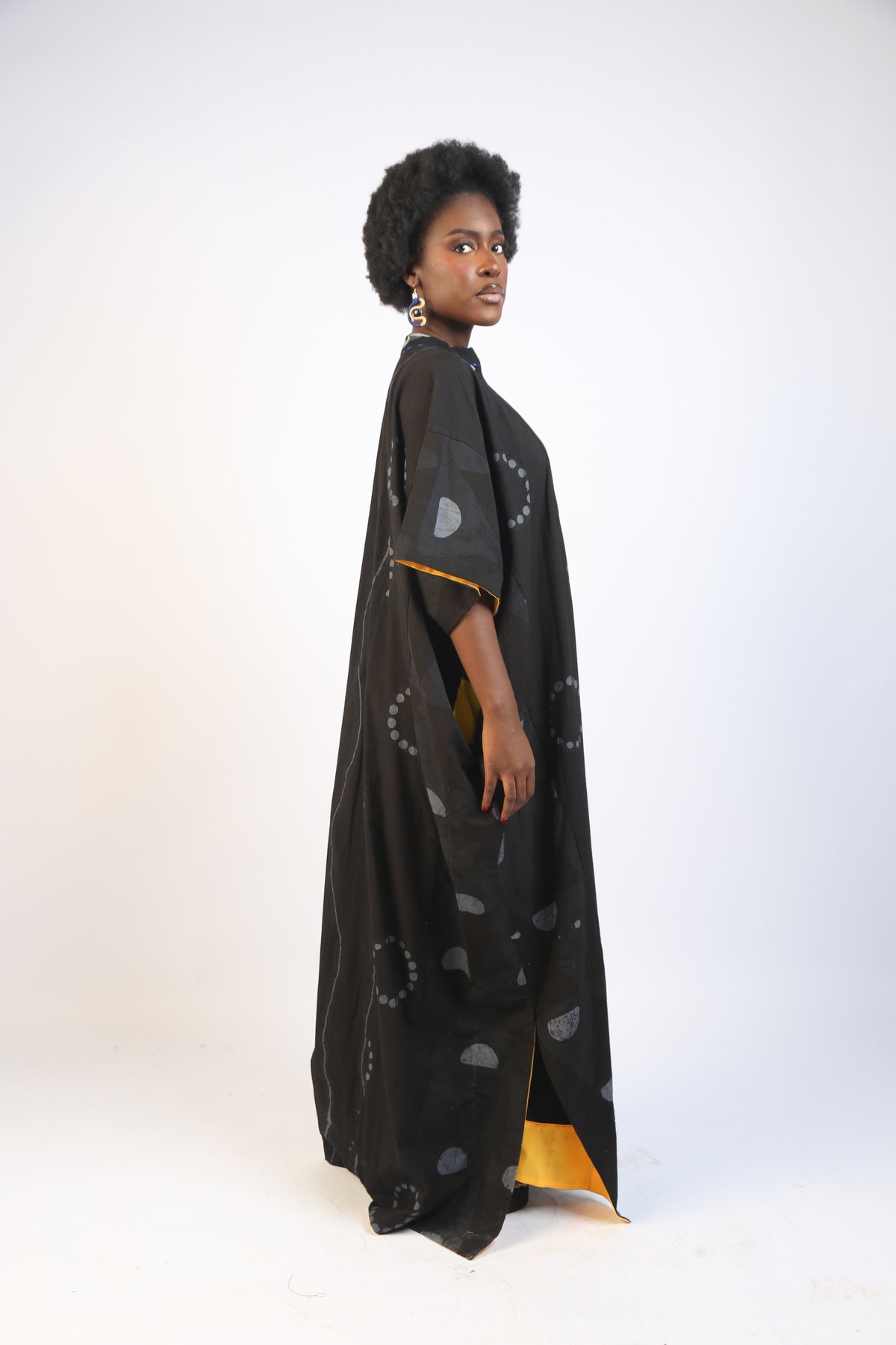 GREY, GREY AND BLACK MULTIPRINT  JALABIYA WITH BLUE OUTLINE