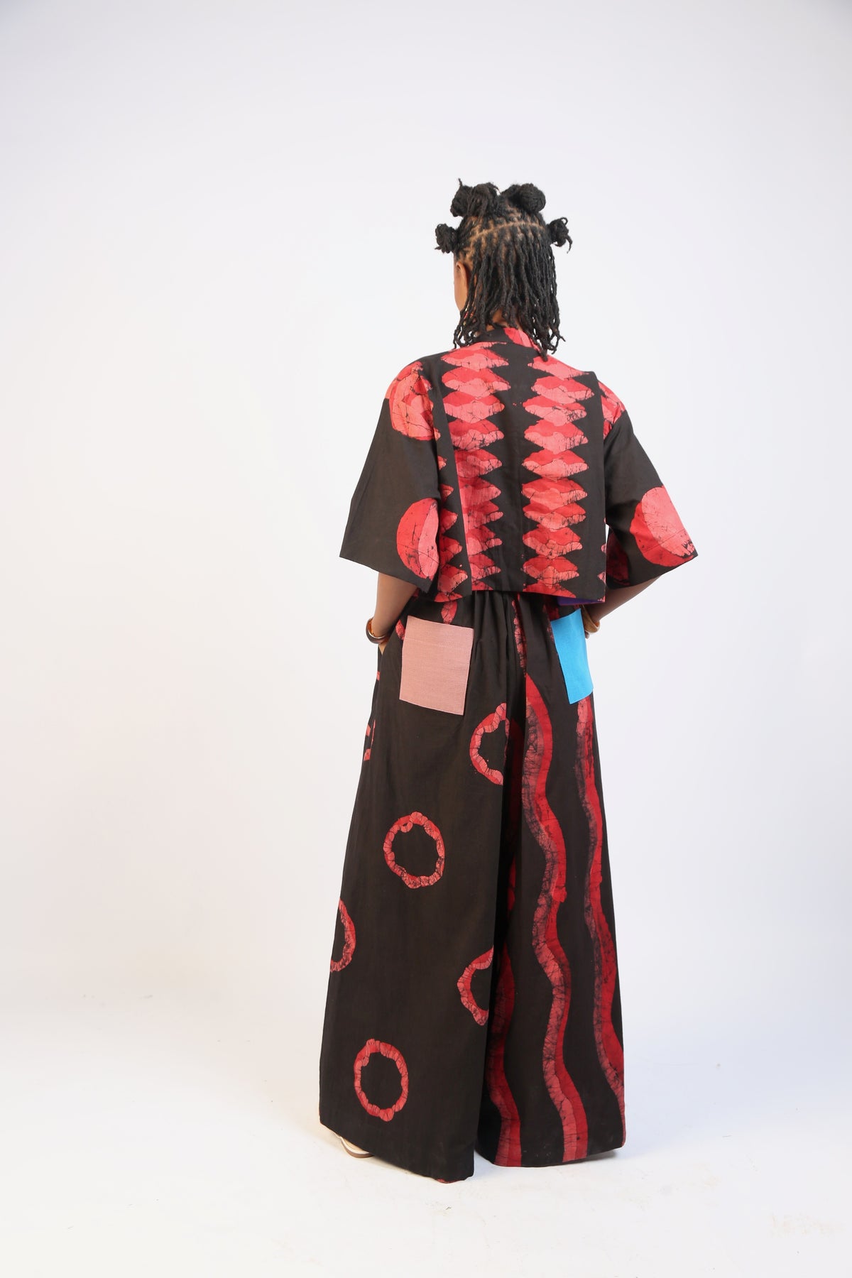 CORAL, RED AND BLACK MULTIPRINT CROP SHIRT