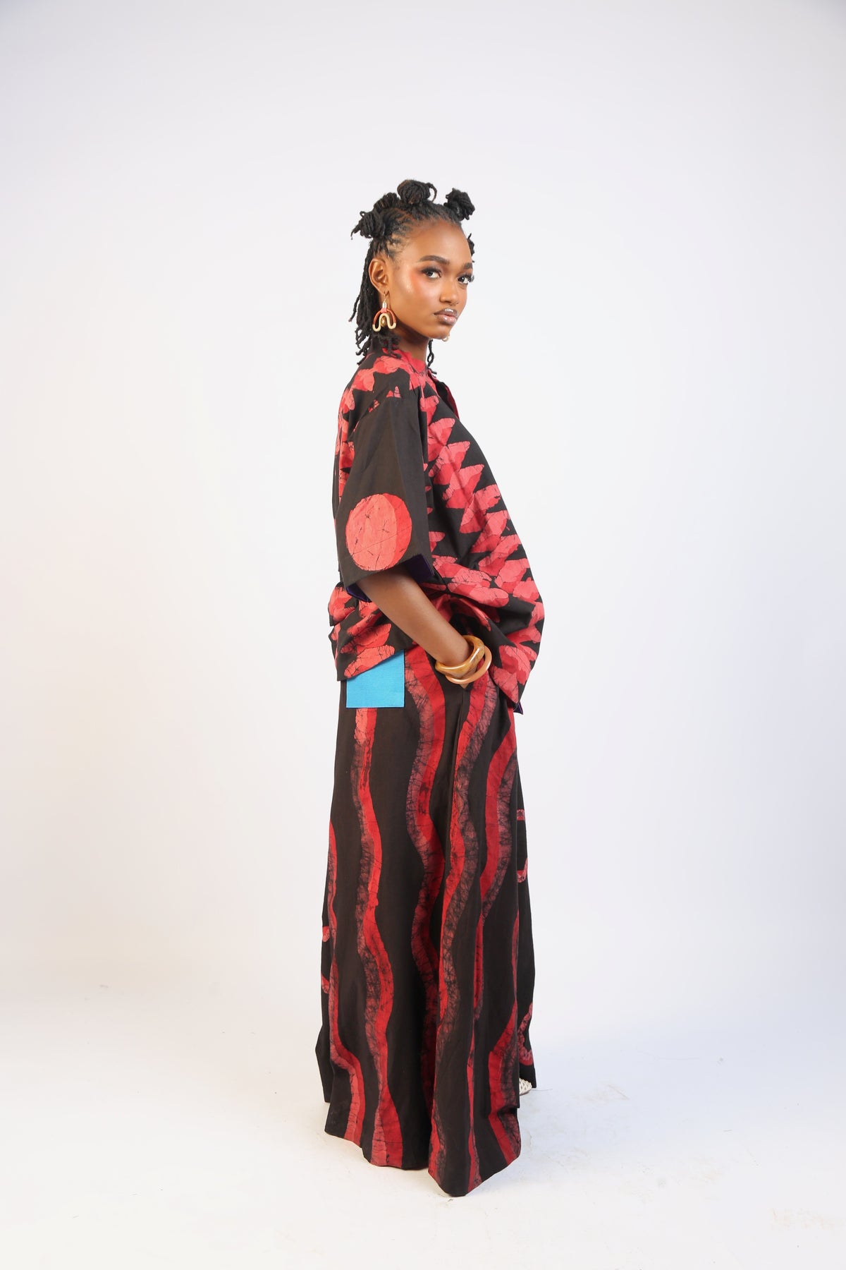 CORAL, RED AND BLACK MULTIPRINT SHIRT