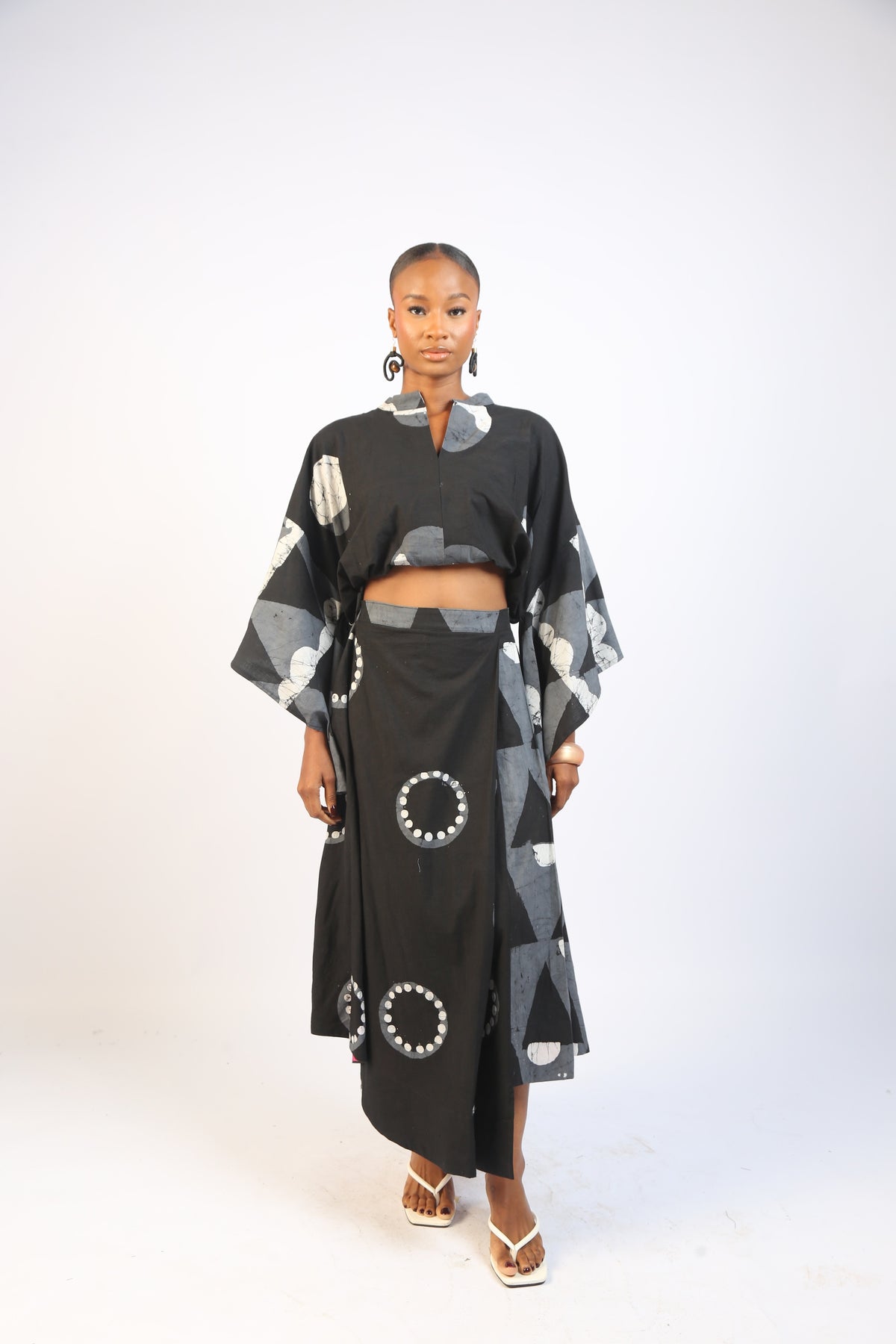 GREY AND BLACK MULTIPRINT CROP TOP WITH  SLEEVES