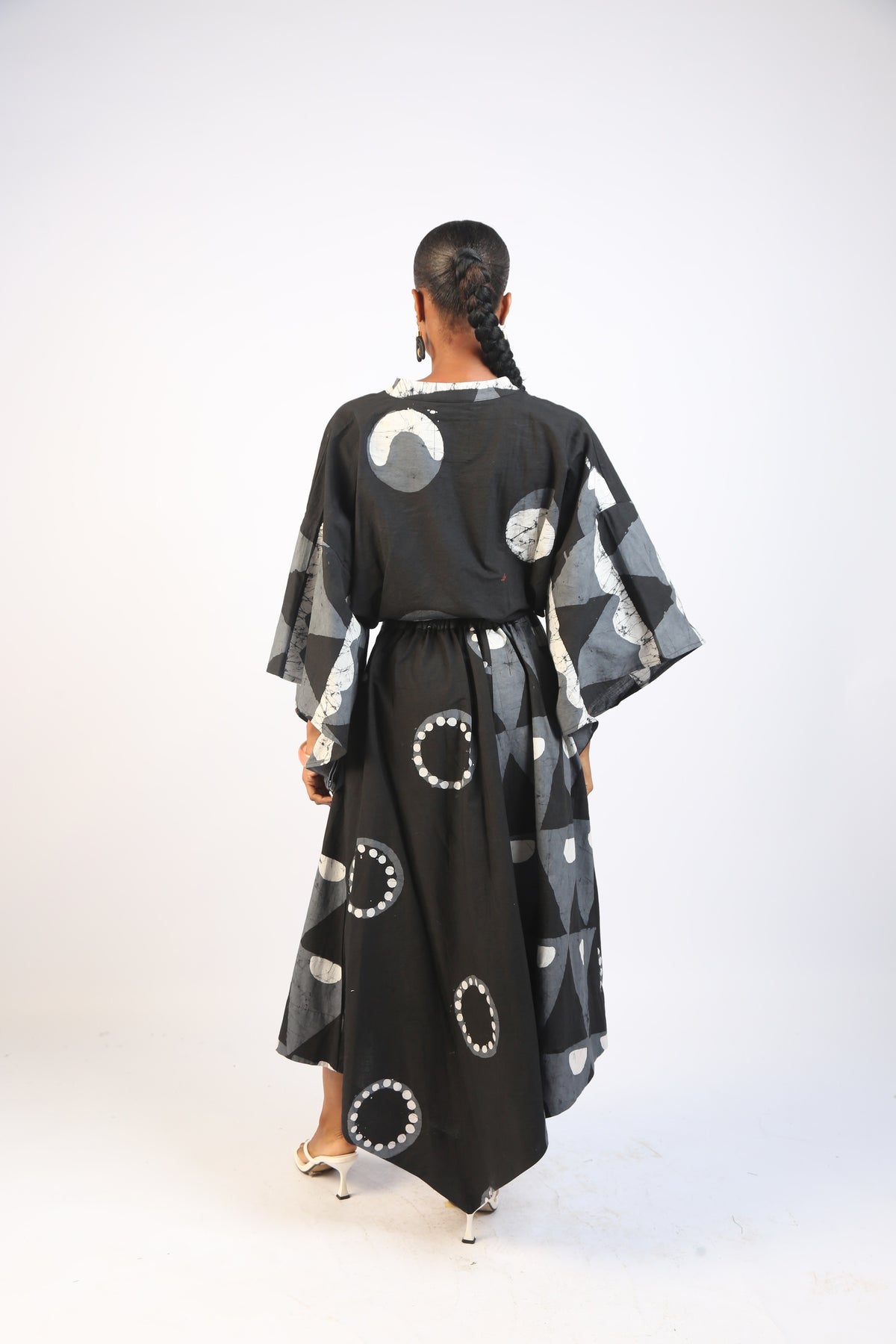 WHITE, GREY AND BLACK MULTIPRINT MIDI IRO SKIRT