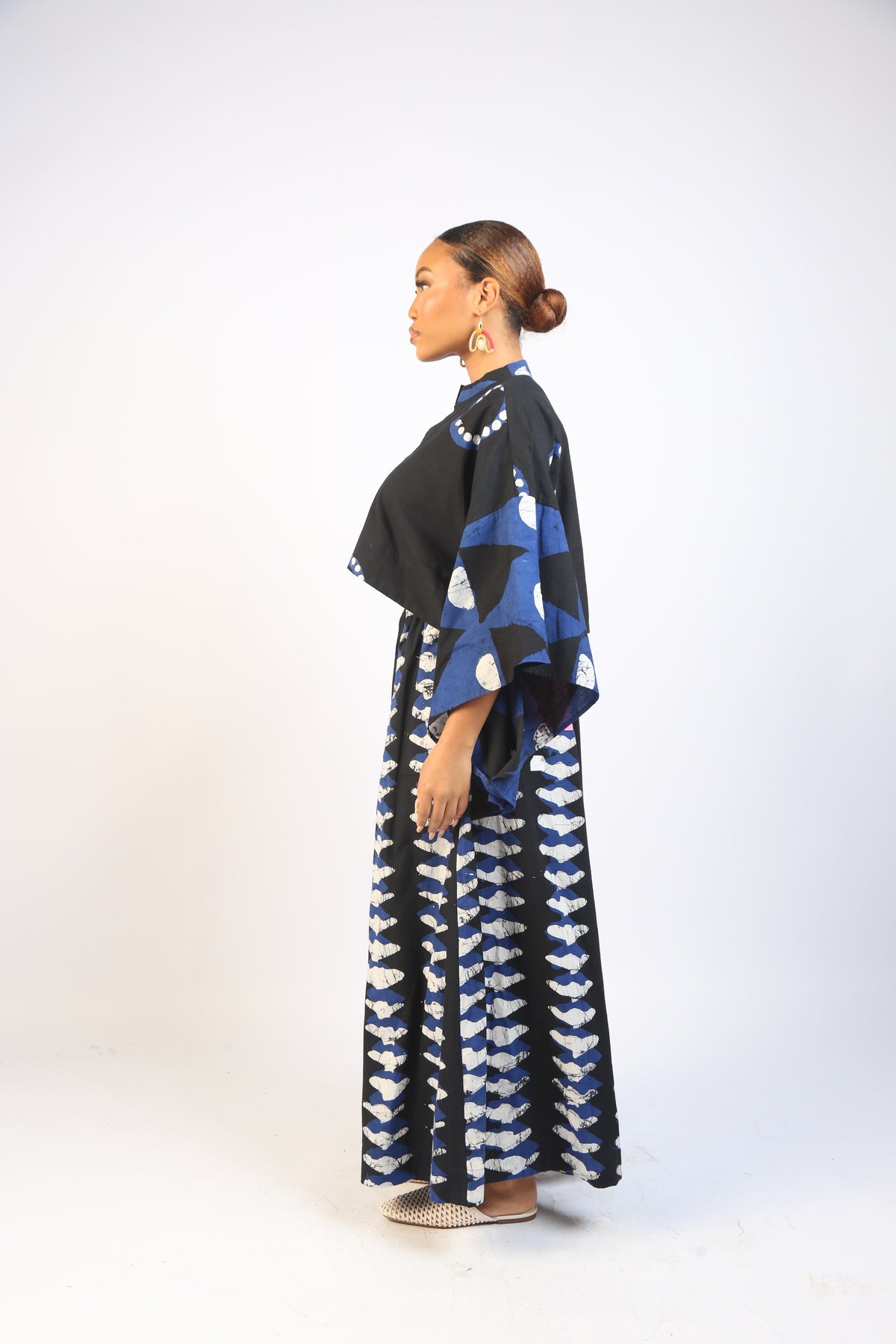 BLUE AND BLACK MULTIPRINT CROP SHIRT WITH KIMONO SLEEVES