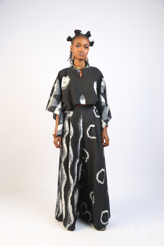 LIGHT GREY, GREY AND BLACK MULTIPRINT CROP SHIRT WITH KIMONO SLEEVES