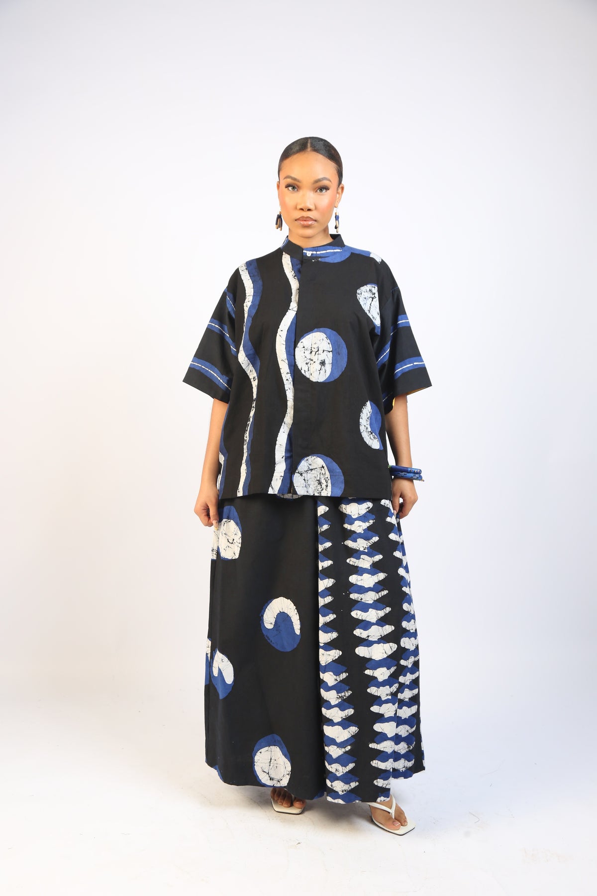 BLUE AND BLACK MULTIPRINT SHIRT