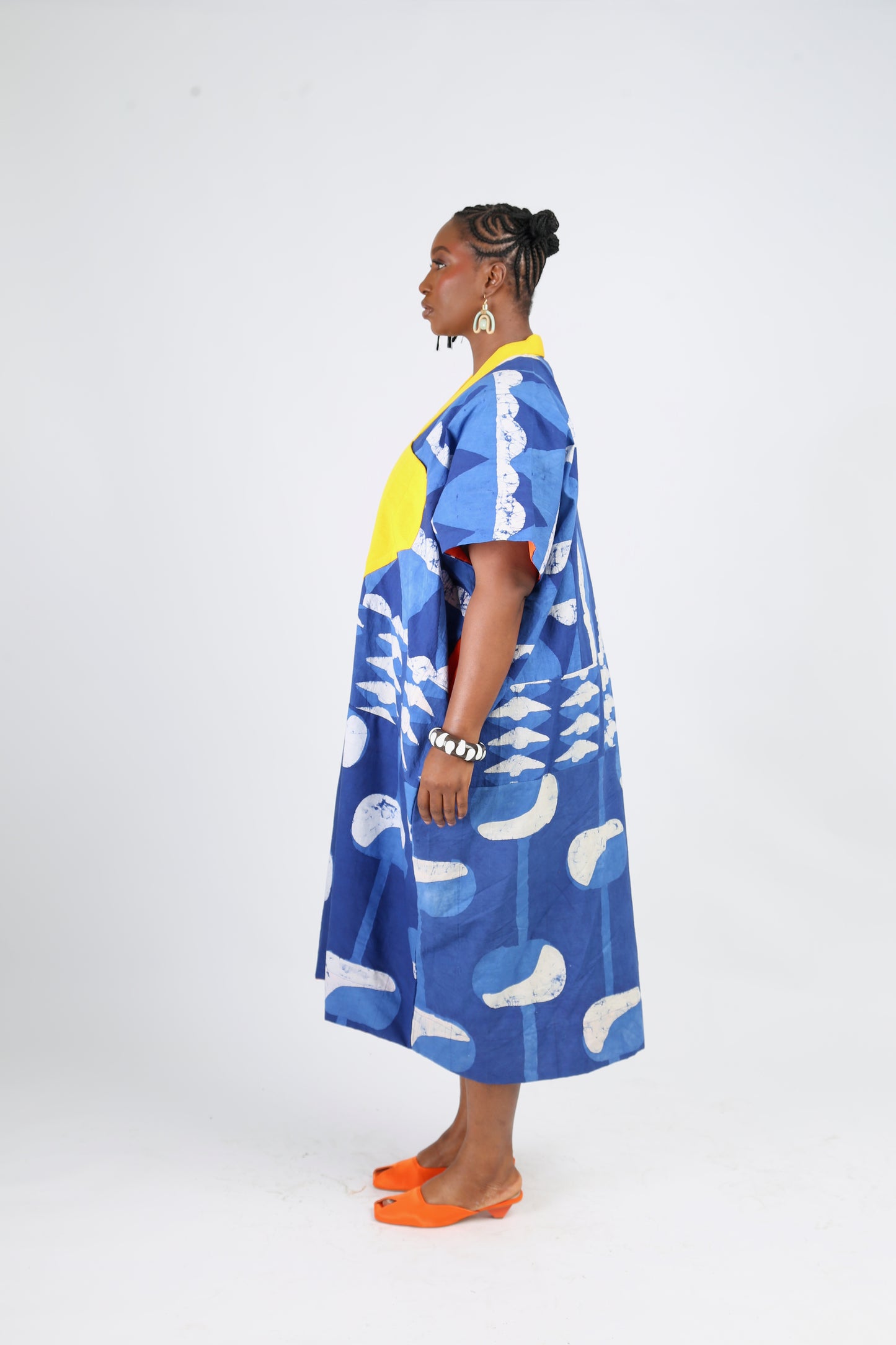 WHITE AND BLUE MULTIPRINT AGBADA WITH YELLOW ASO OKE