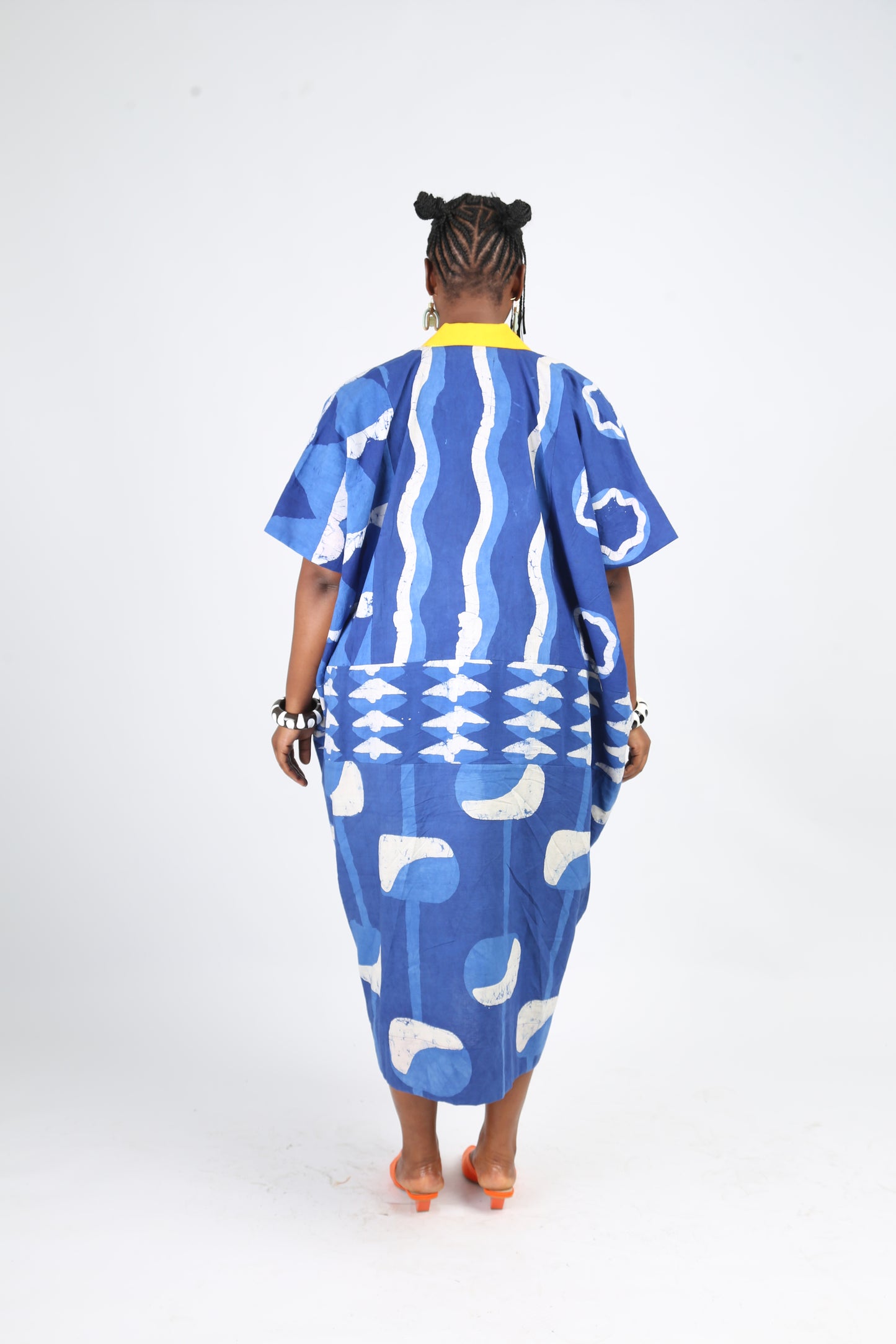 WHITE AND BLUE MULTIPRINT AGBADA WITH YELLOW ASO OKE