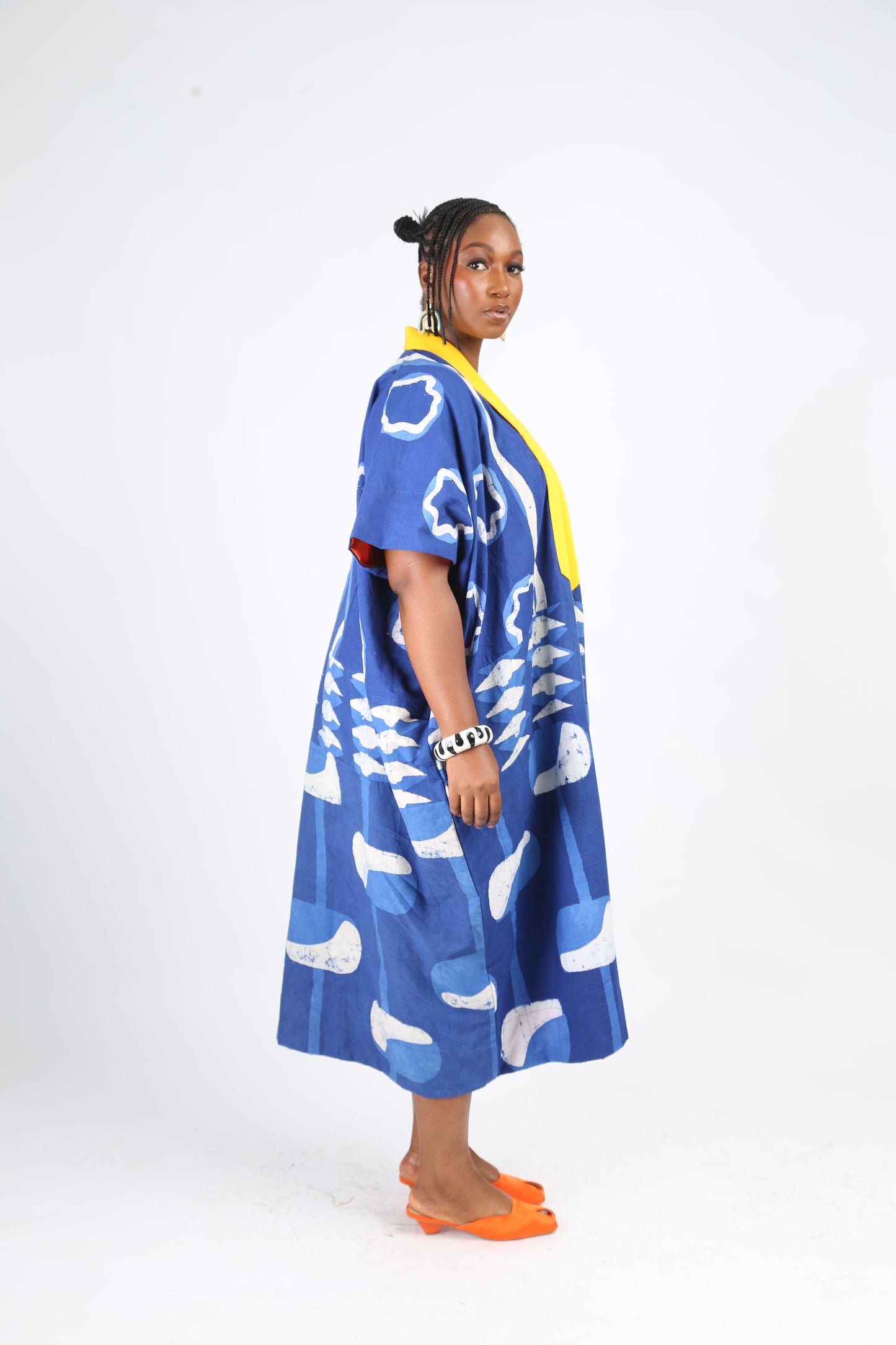 WHITE AND BLUE MULTIPRINT AGBADA WITH YELLOW ASO OKE