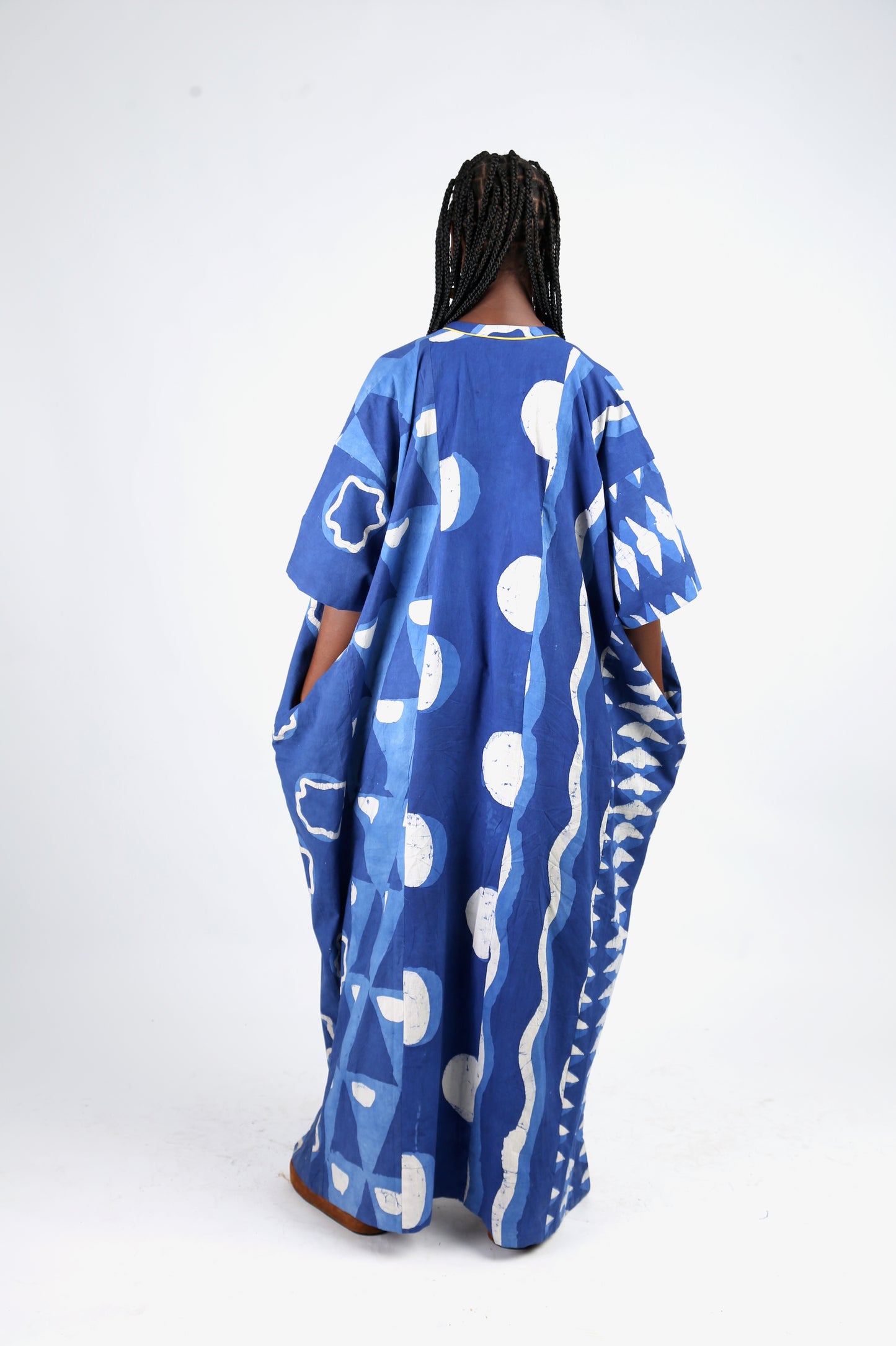 WHITE AND BLUE MULTIPRINT JALABIYA