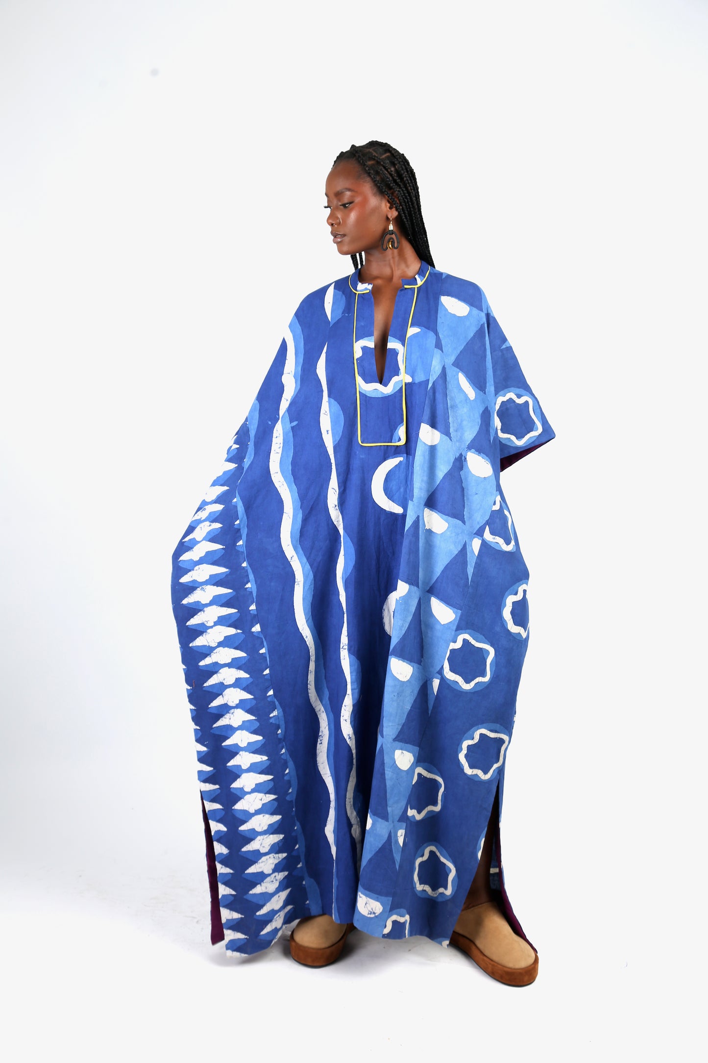 WHITE AND BLUE MULTIPRINT JALABIYA