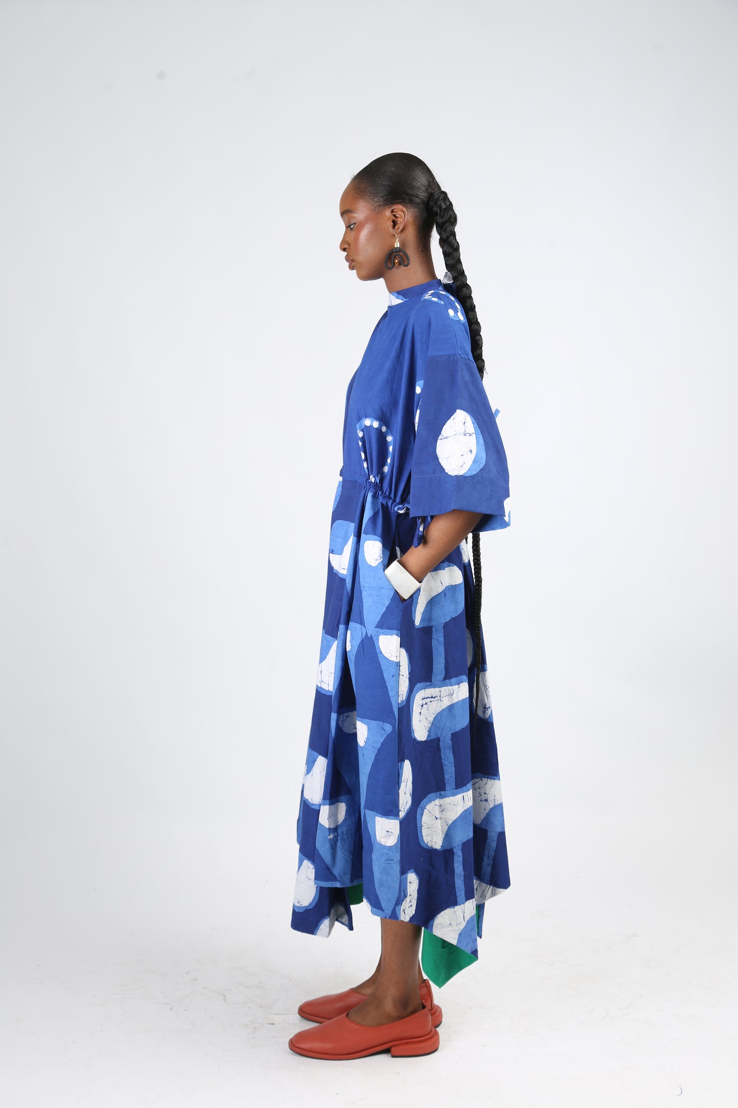 WHITE AND BLUE MULTIPRINT MIDI IRO DRESS