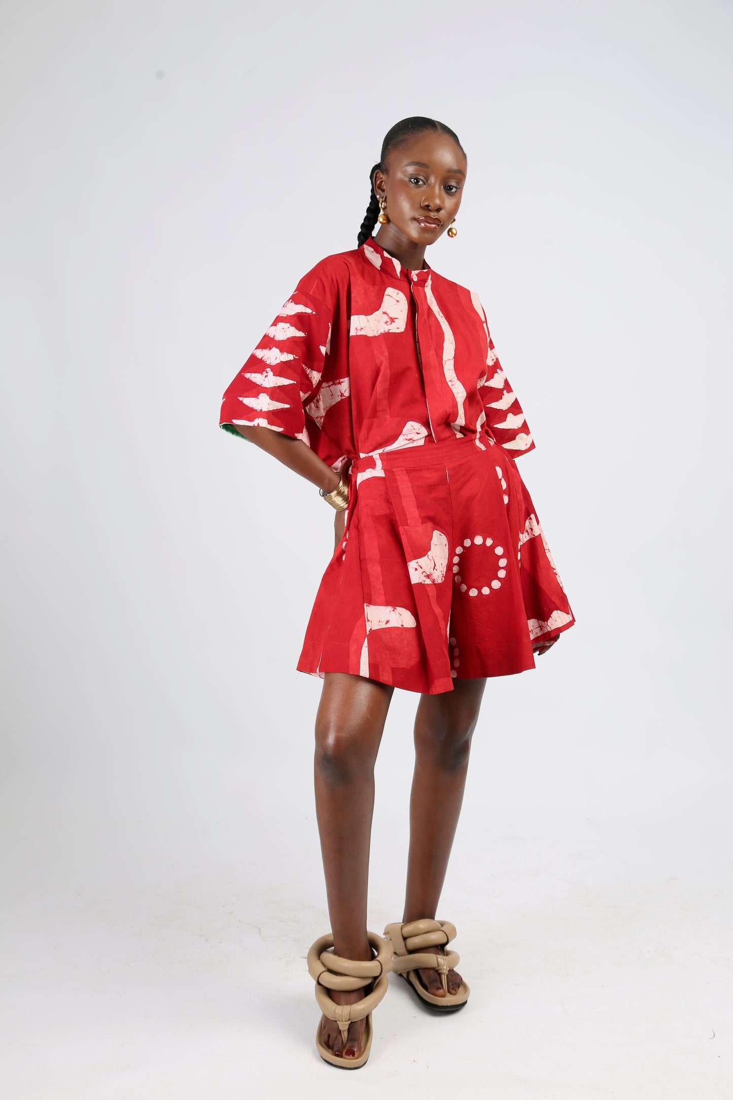 WHITE AND RED MULTIPRINT WIDE LEG SHORTS