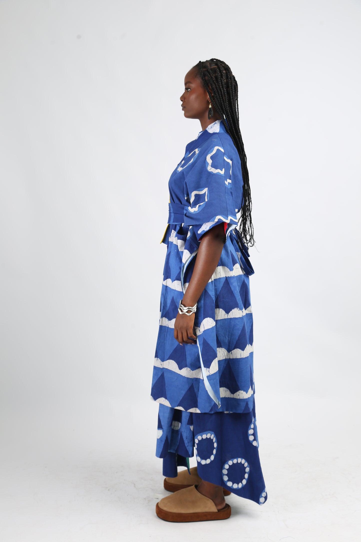 WHITE AND BLUE MULTIPRINT ARTIST'S KIMONO