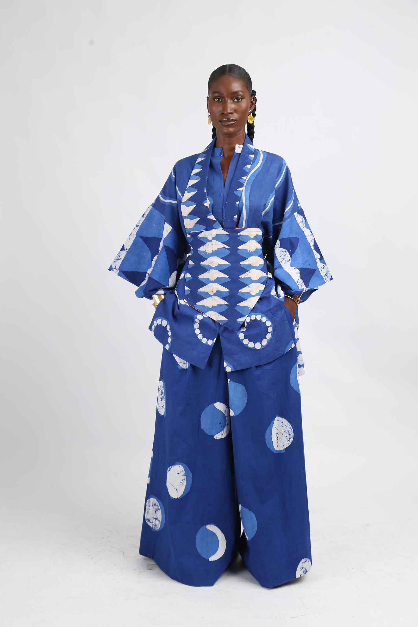 WHITE AND BLUE MULTIPRINT WIDE LEG PANTS