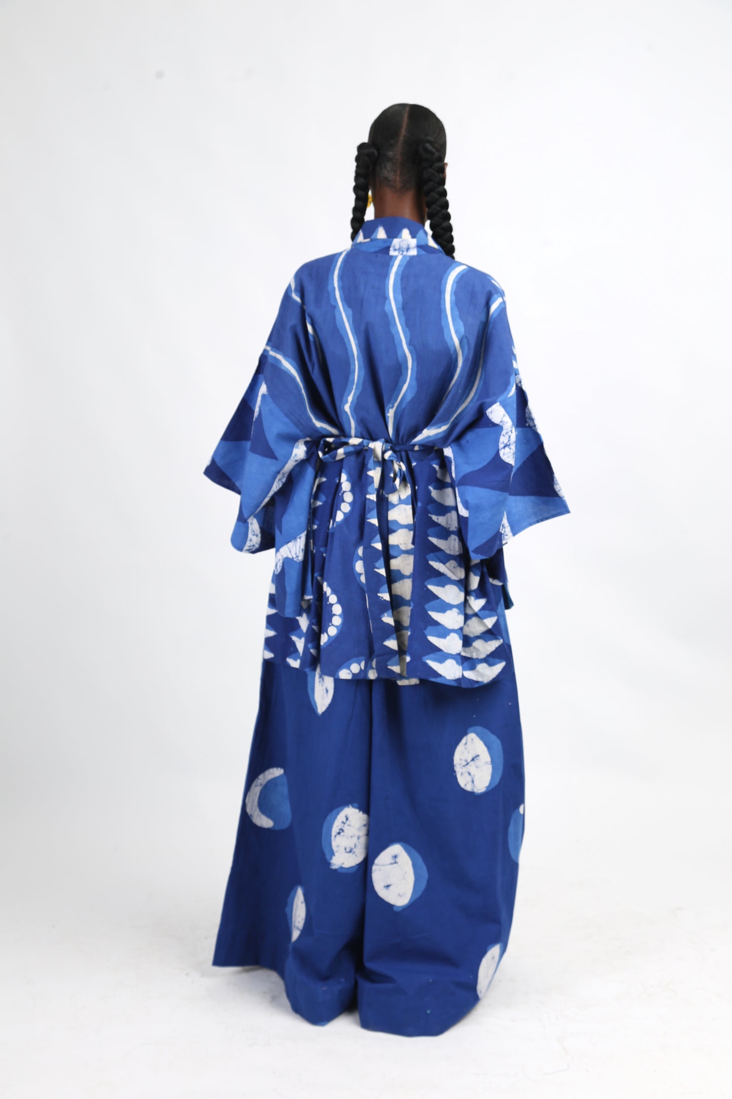 WHITE AND BLUE MULTIPRINT WIDE LEG PANTS