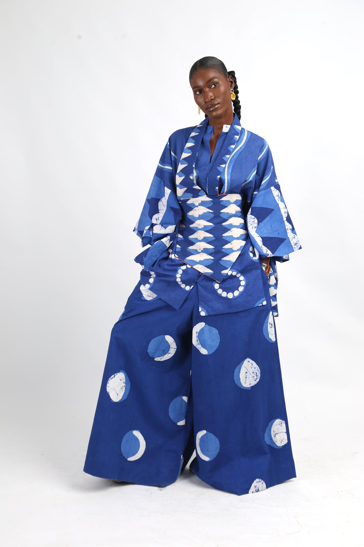 WHITE AND BLUE MULTIPRINT WIDE LEG PANTS