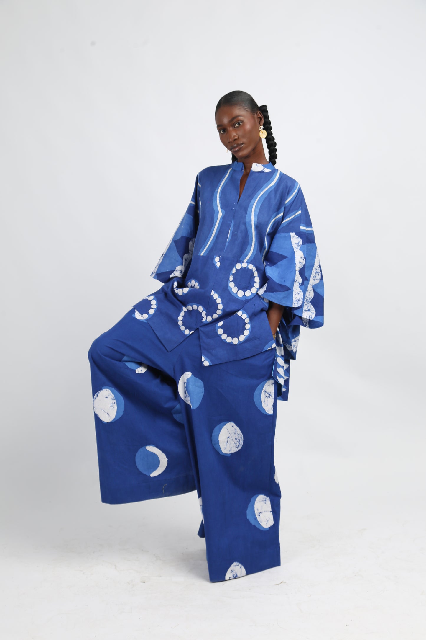 WHITE AND BLUE MULTIPRINT OSAKA BLOUSE WITH KIMONO SLEEVES