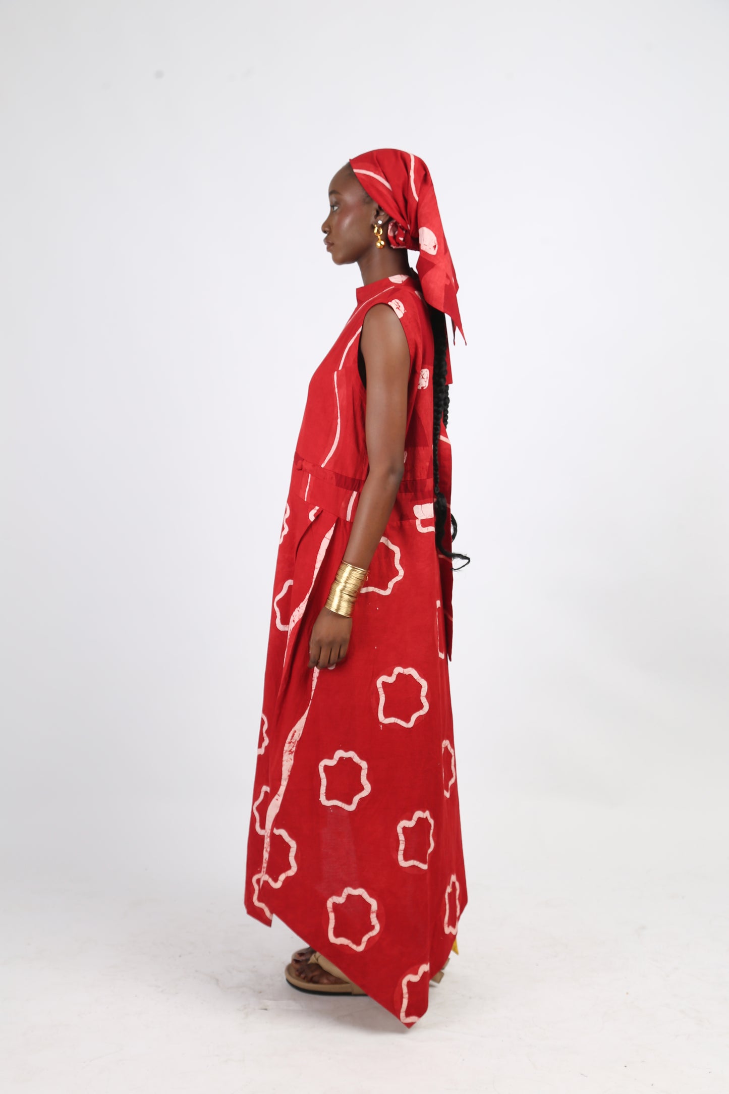 WHITE AND RED MULTIPRINT SLEEVELESS IRO DRESS