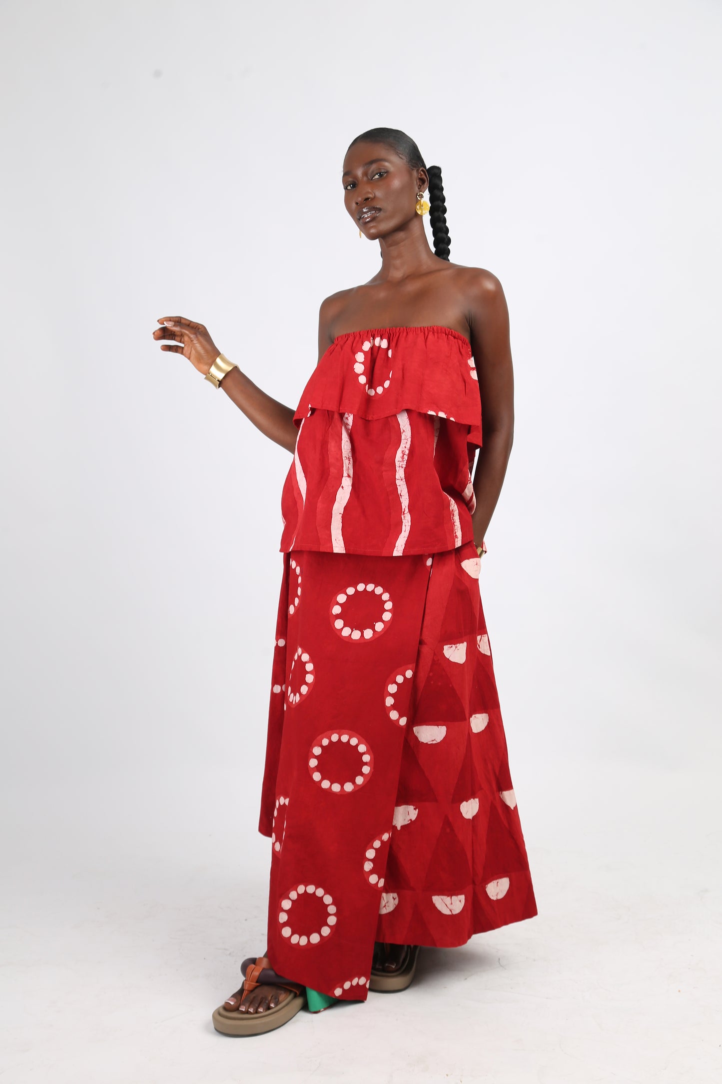 WHITE AND RED MULTIPRINT LONG IRO SKIRT
