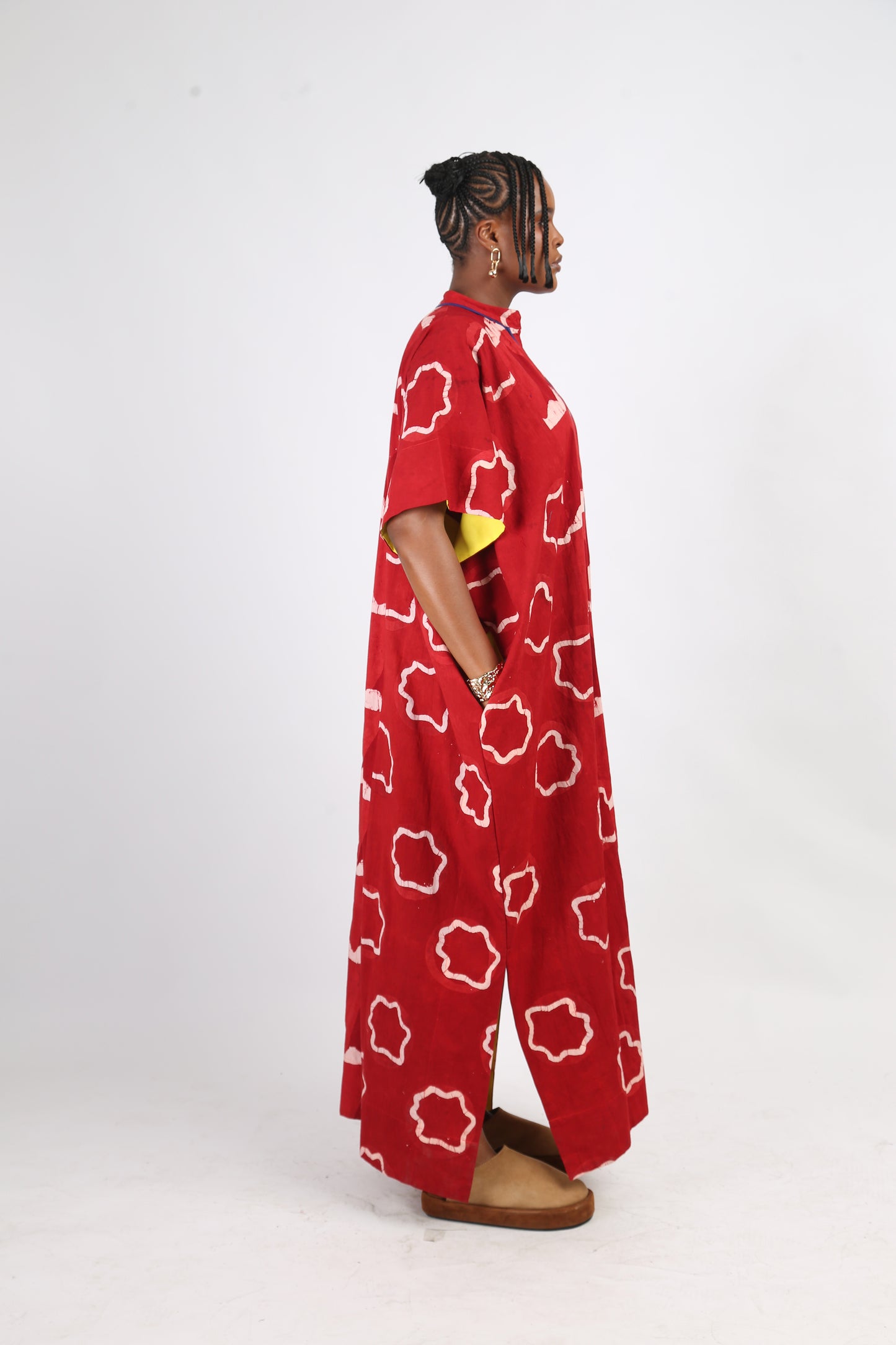 WHITE AND RED MULTIPRINT JALABIYA