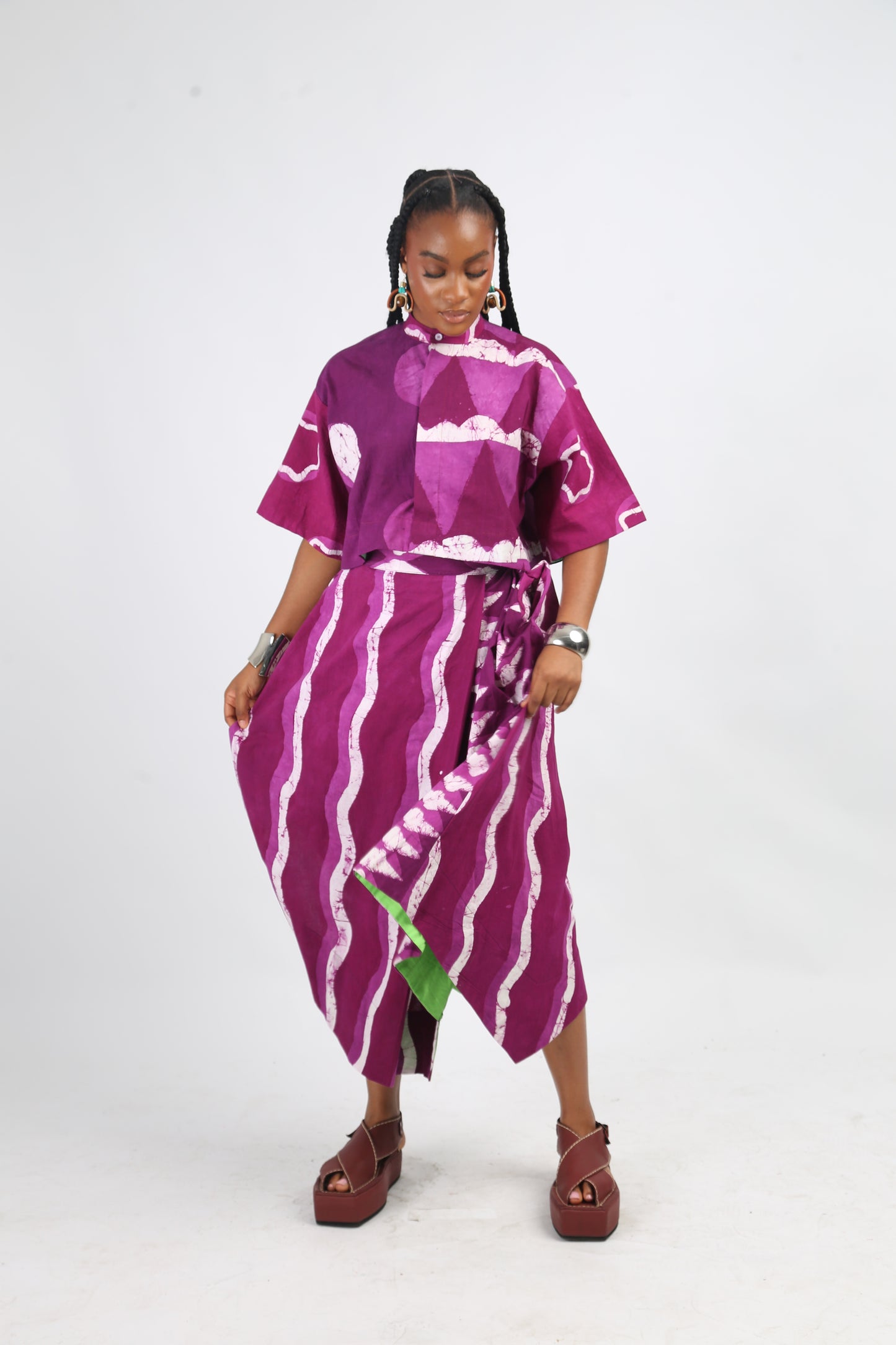 WHITE AND MAGENTA MIDI IRO SKIRT