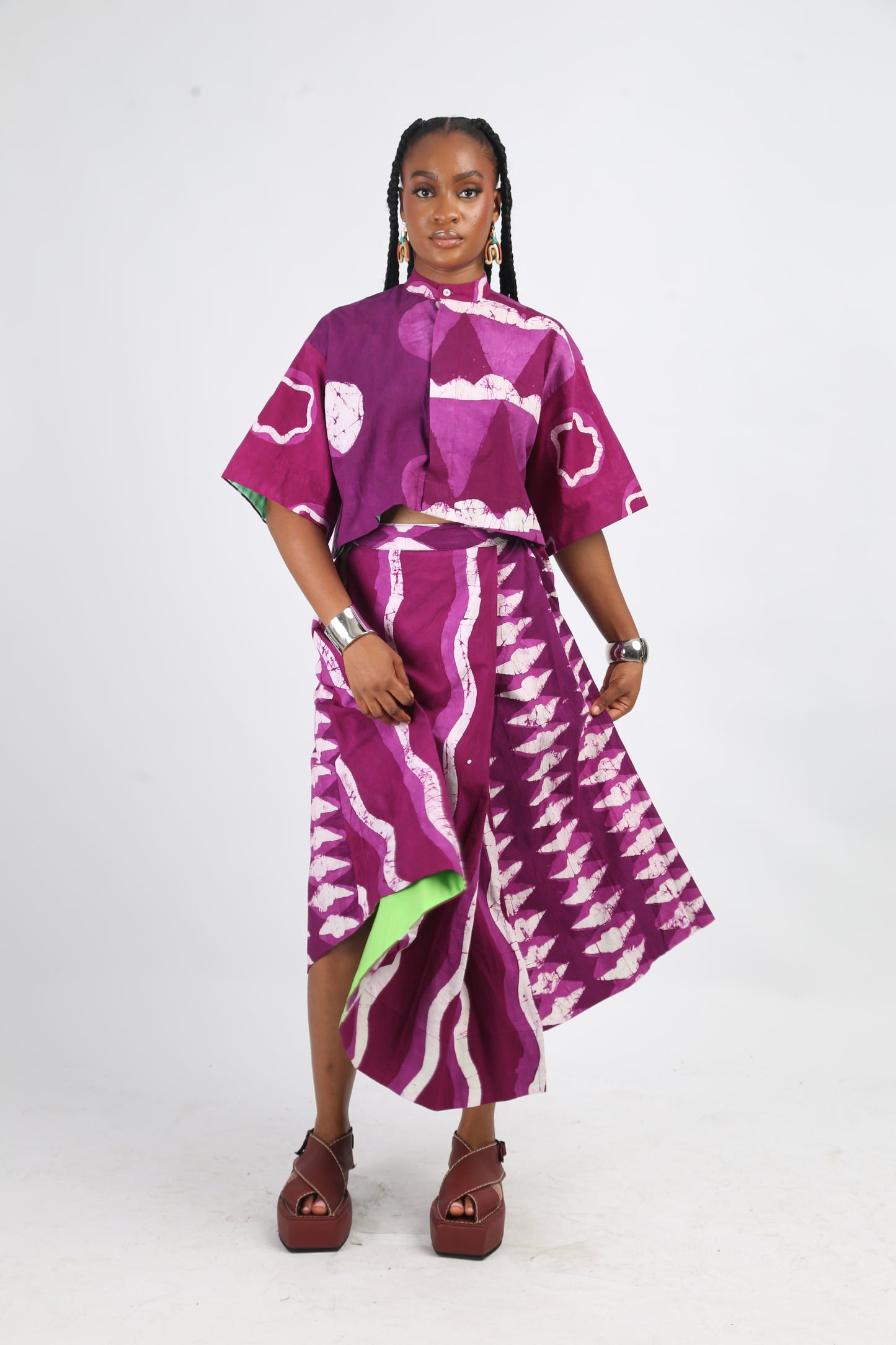 WHITE AND MAGENTA MIDI IRO SKIRT